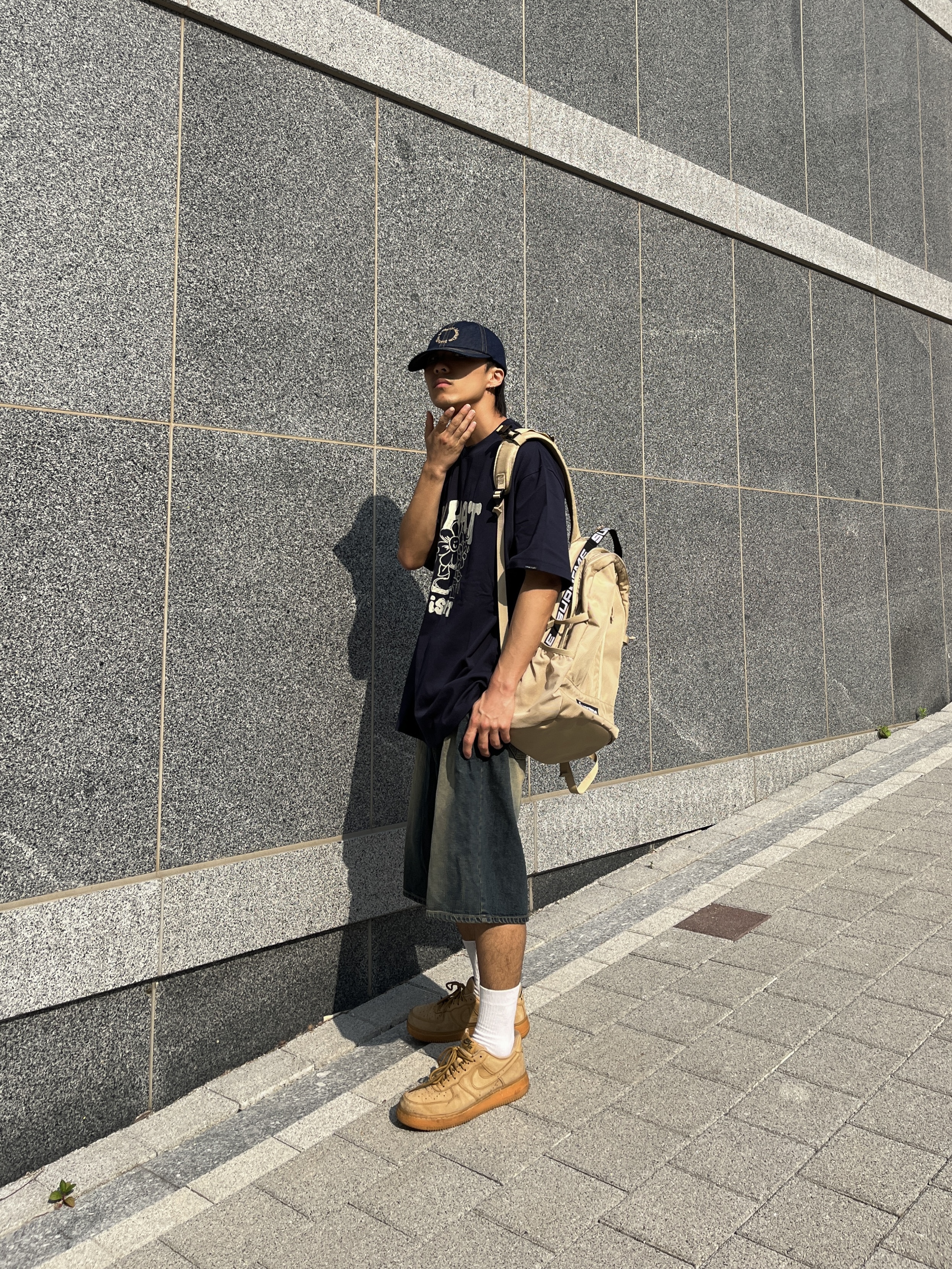 Nike Air Force 1 '07 WB Flax, Matin Kim Denim Circle Logo Ball Cap Blue 착용 스타일 - 1