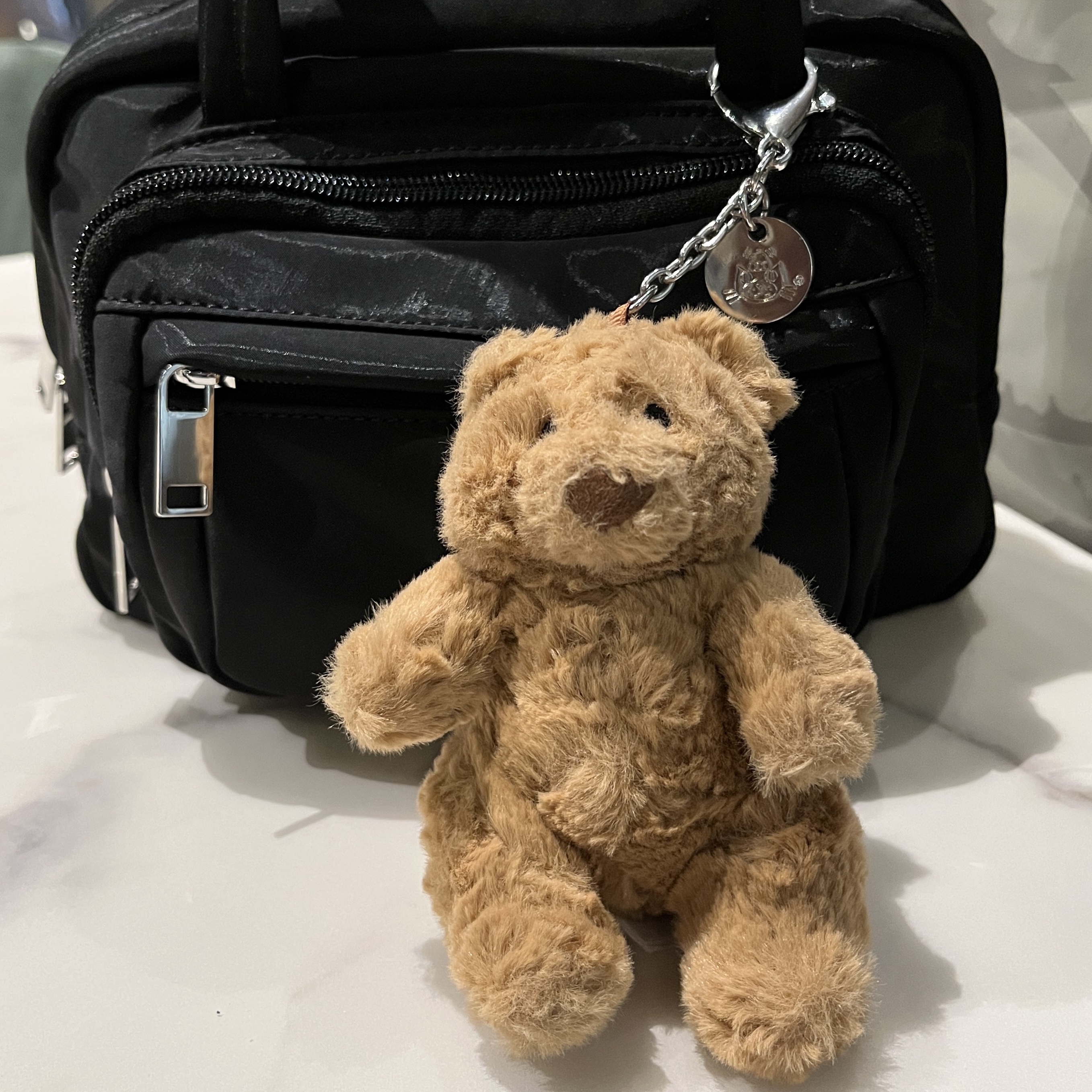 Jellycat Bartholomew Bear Bag Charm Brown 착용 스타일
