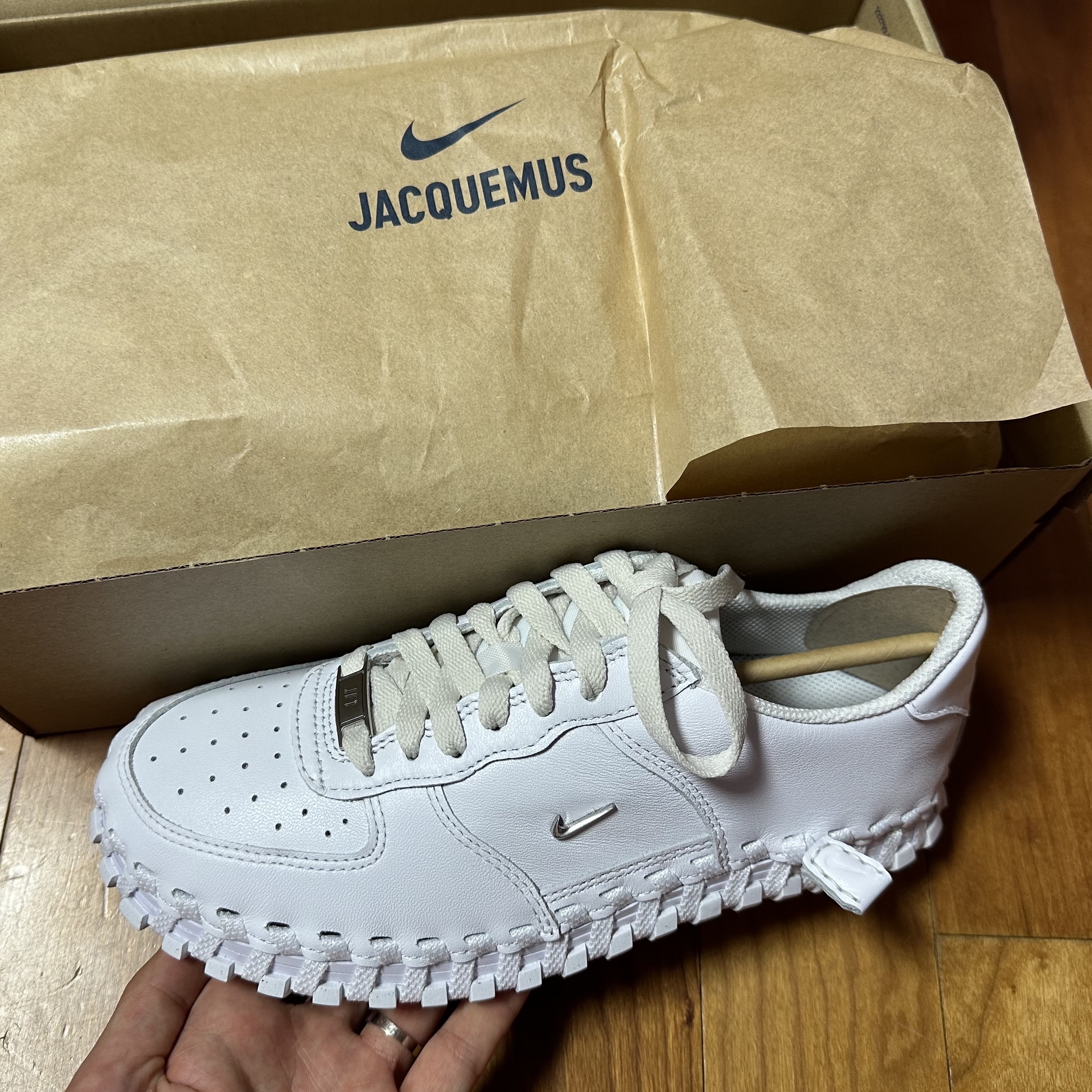 Nike x Jacquemus J Force 1 Low LX SP White 착용 스타일 - 1