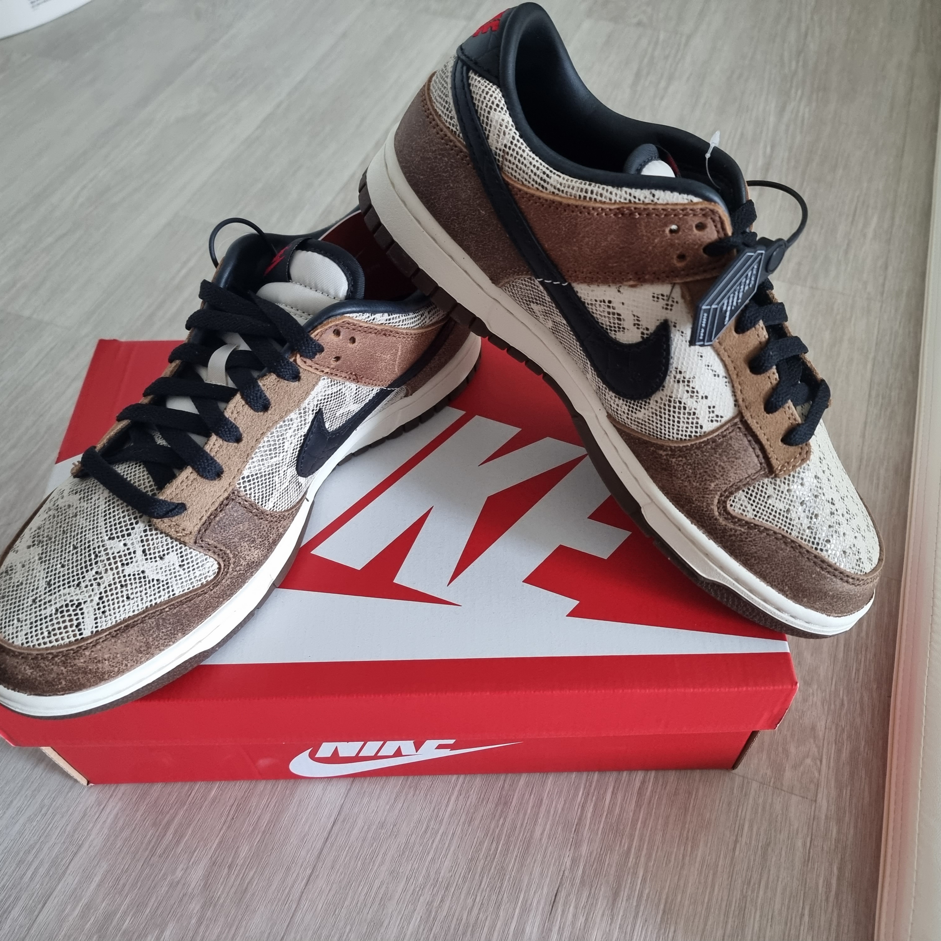 Nike Dunk Low PRM Head to Head 착용 스타일 - 2