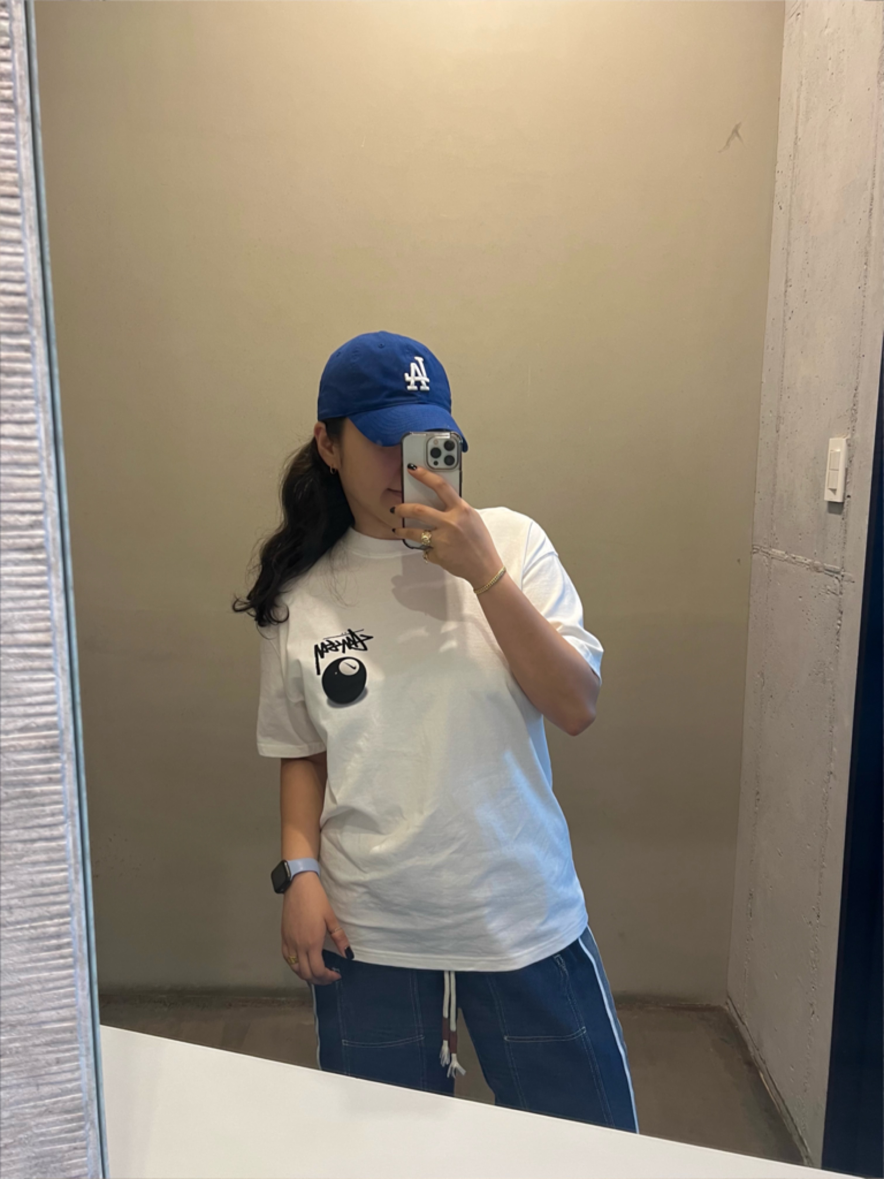 Nike x Stussy NRG FL SS 8 Ball T-Shirt White (DO9323-100), Nike x Stussy NRG FL SS 8 Ball T-Shirt White (DO9322-100) 착용 스타일