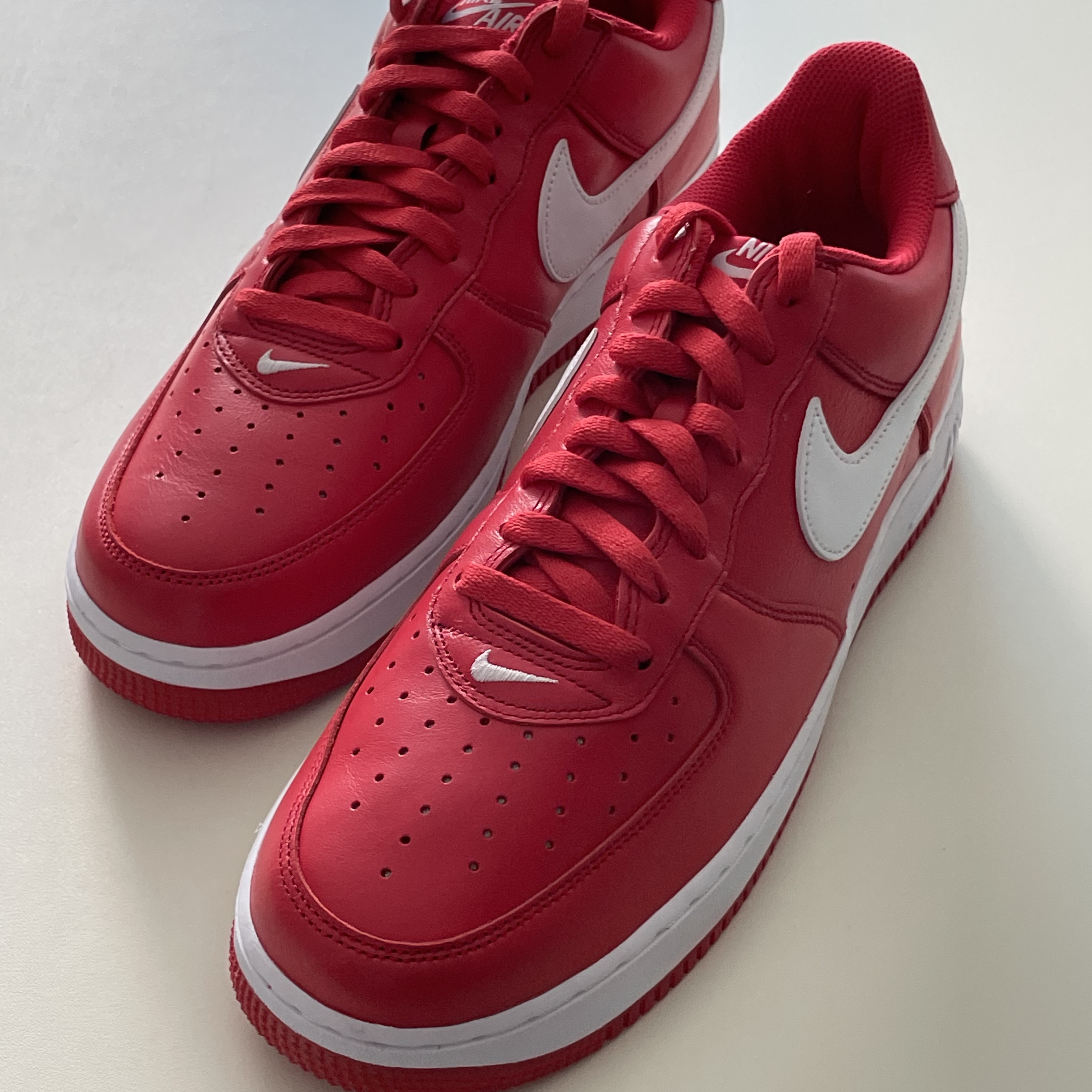 Nike Air Force 1 Low Retro Color of the Month University Red 착용 스타일 - 3
