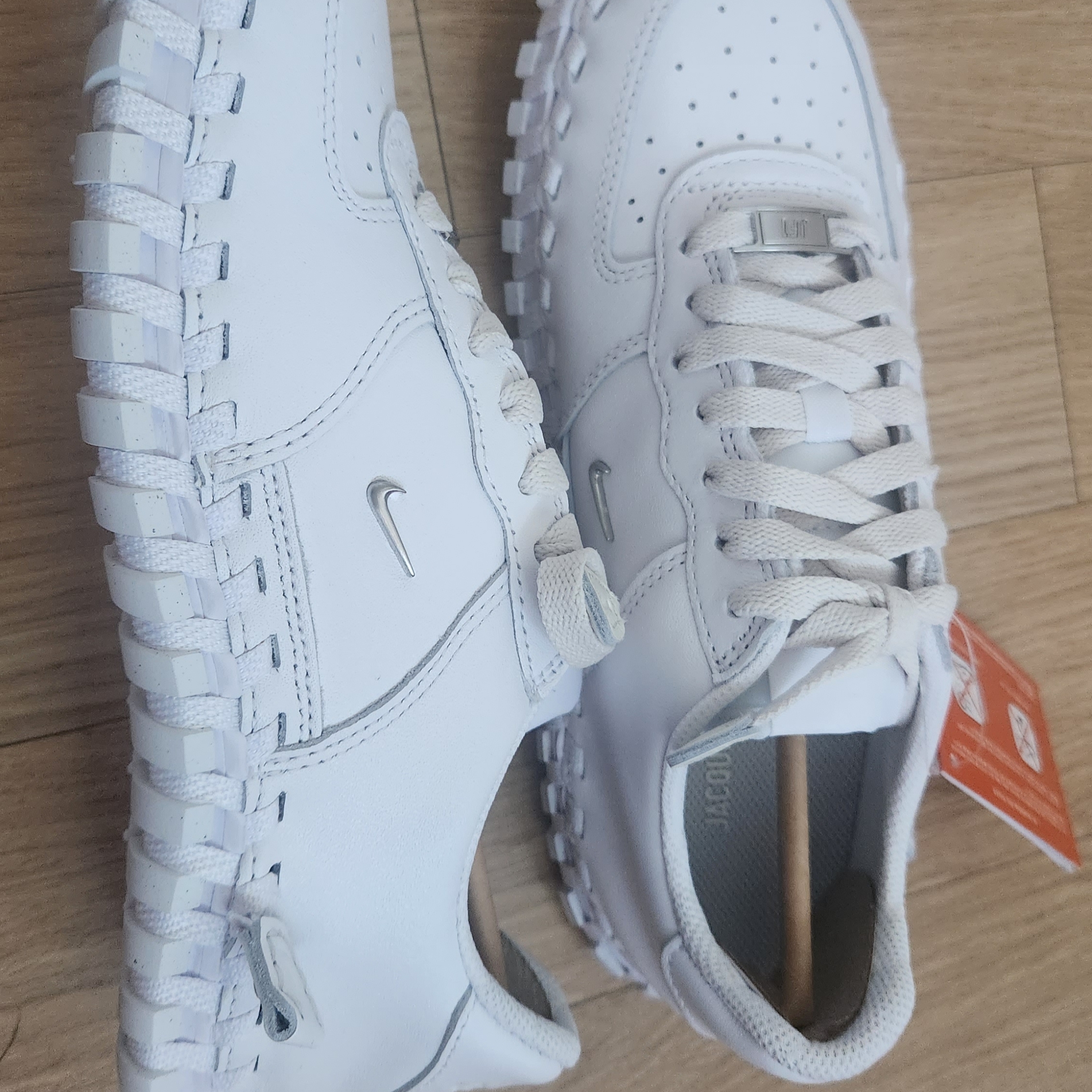 Nike x Jacquemus J Force 1 Low LX SP White 착용 스타일 - 2