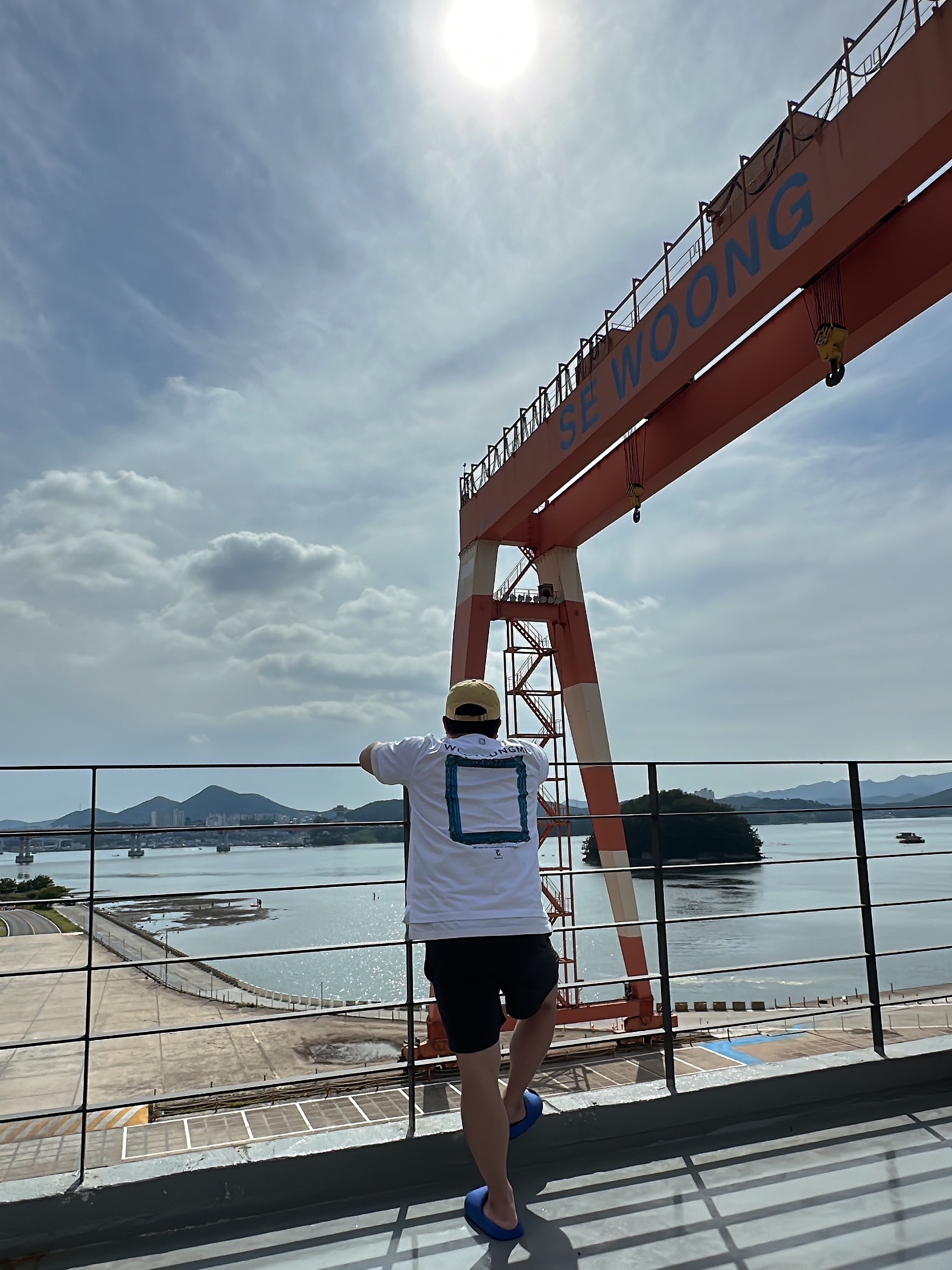 Wooyoungmi Frame Back Logo T-Shirt White - 23SS 착용 스타일