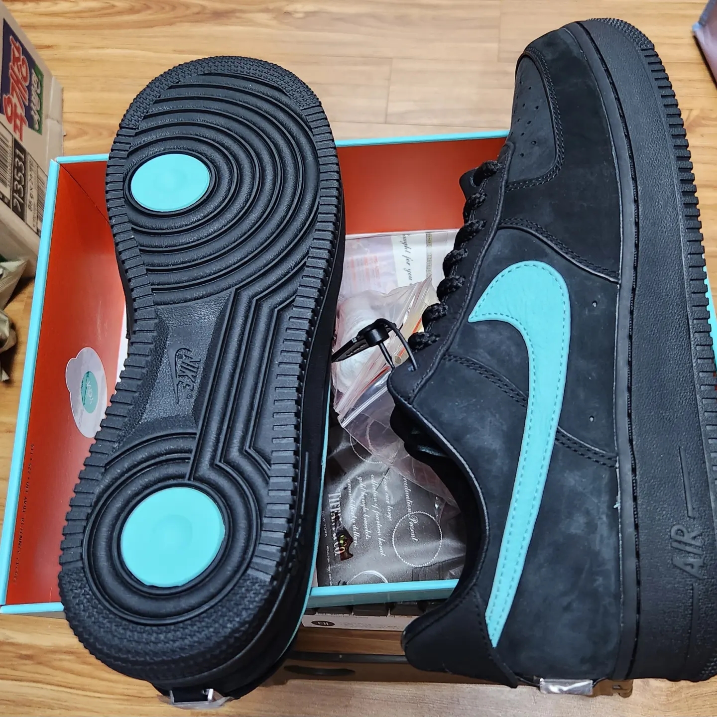 Nike x Tiffany & Co. Air Force 1 Low SP 1837 착용 스타일