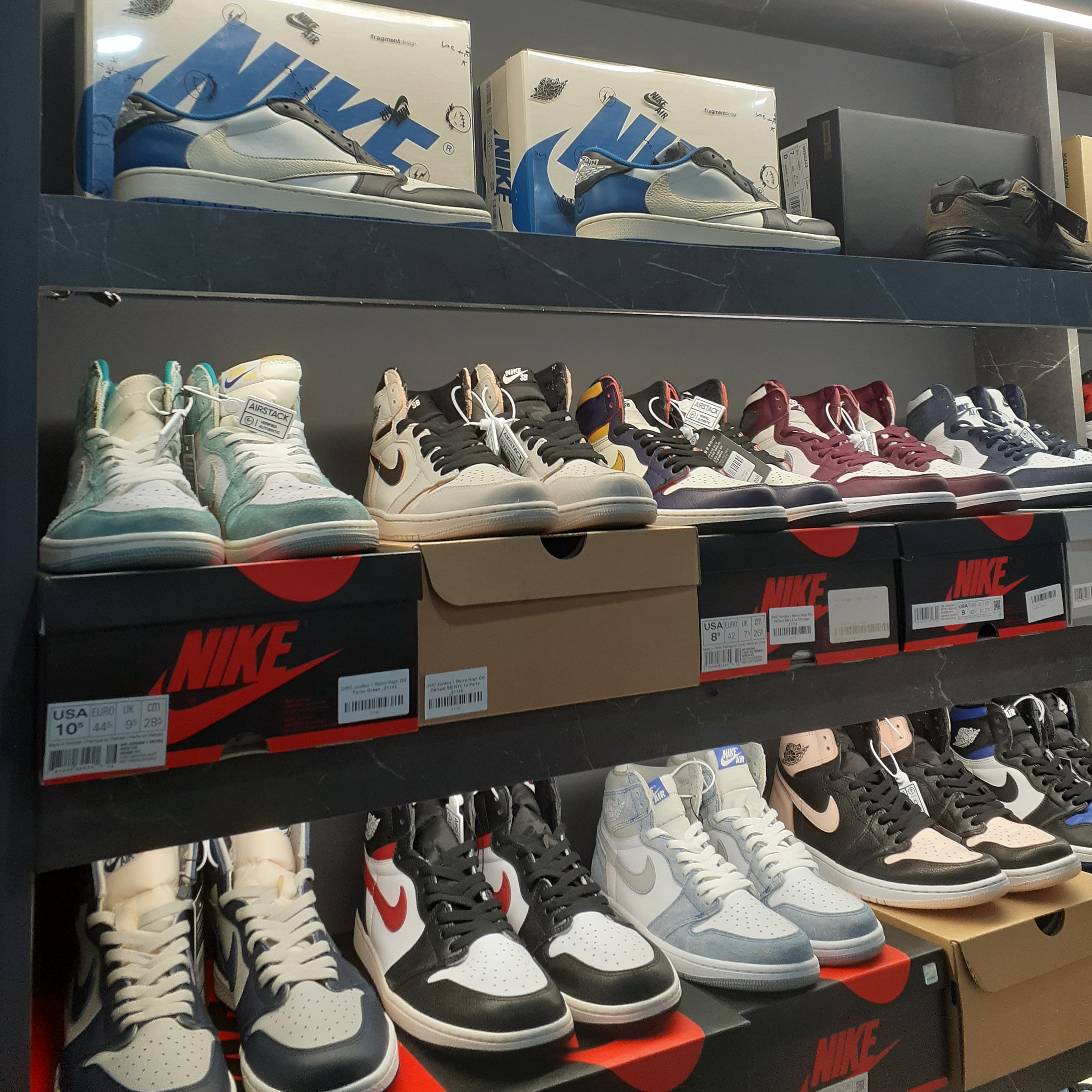 Jordan 1 x Travis Scott x Fragment Retro Low OG SP Military Blue, Jordan 1 Retro High OG Multi Color 착용 스타일