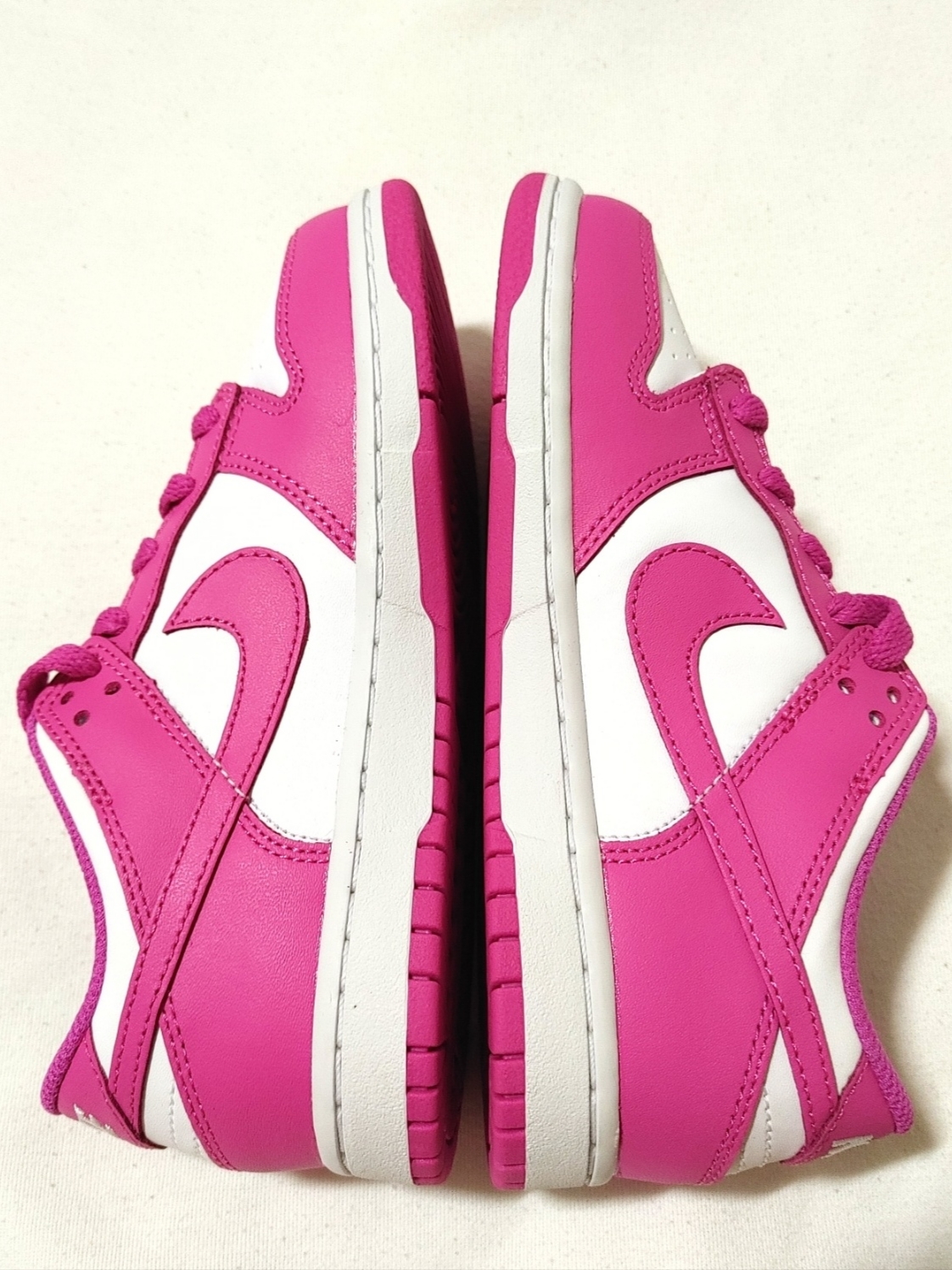 (GS) Nike Dunk Low White Active Fuchsia 착용 스타일