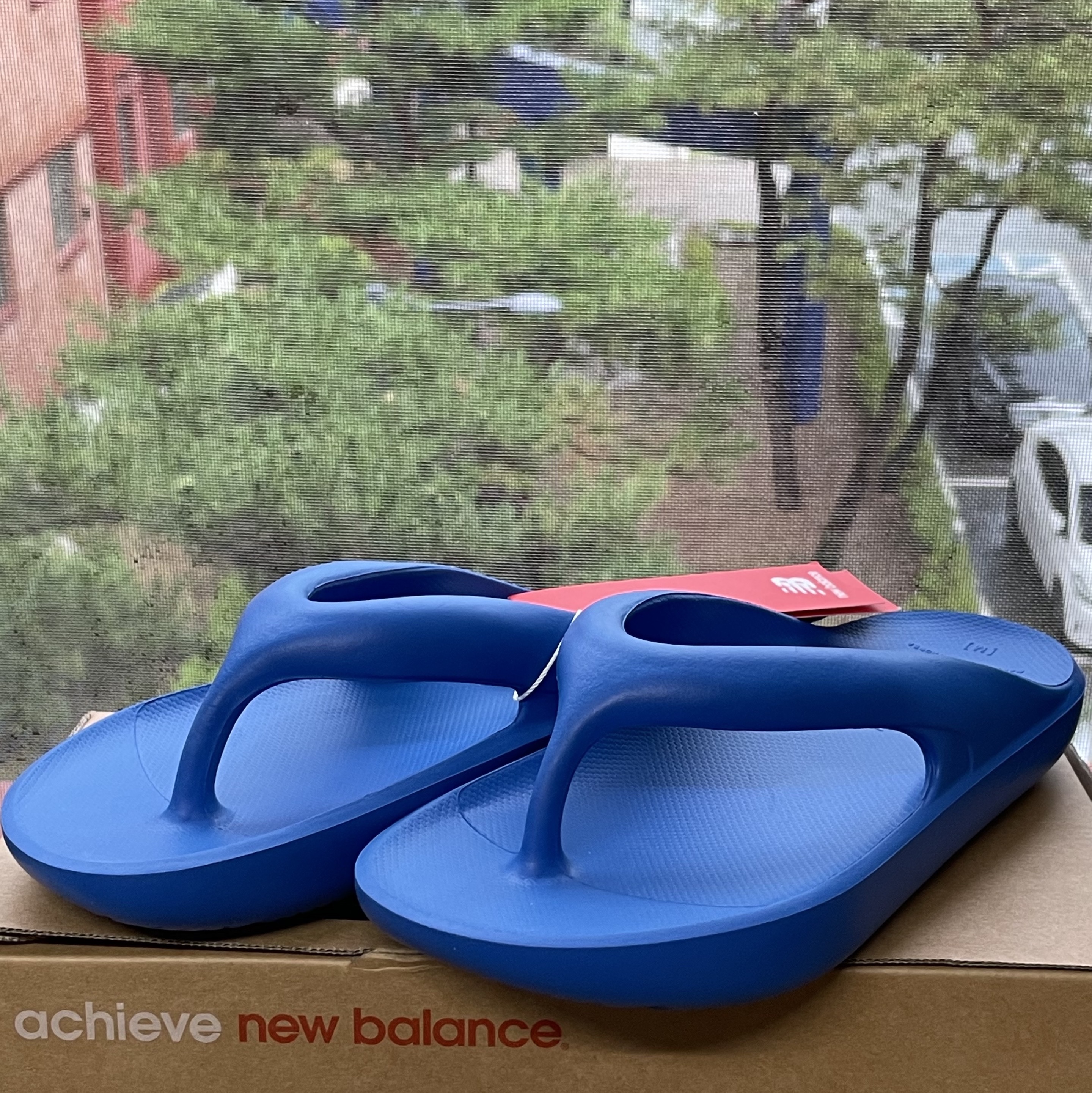 New Balance x Taw&Toe Flip Flop Blue 착용 스타일