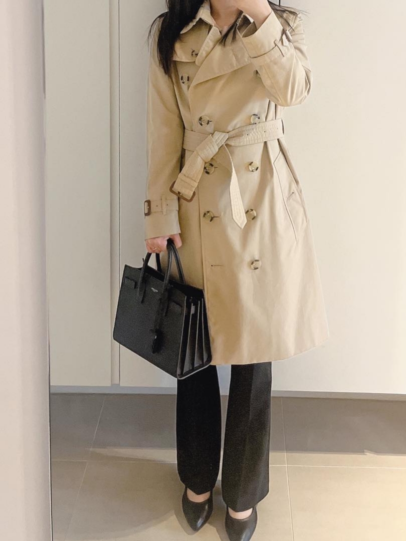 Saint Laurent Sac de Jour Baby Bag in Smooth Leather Black, Saint Laurent Sac de Jour Baby in Smooth Leather Dark Pine 착용 스타일