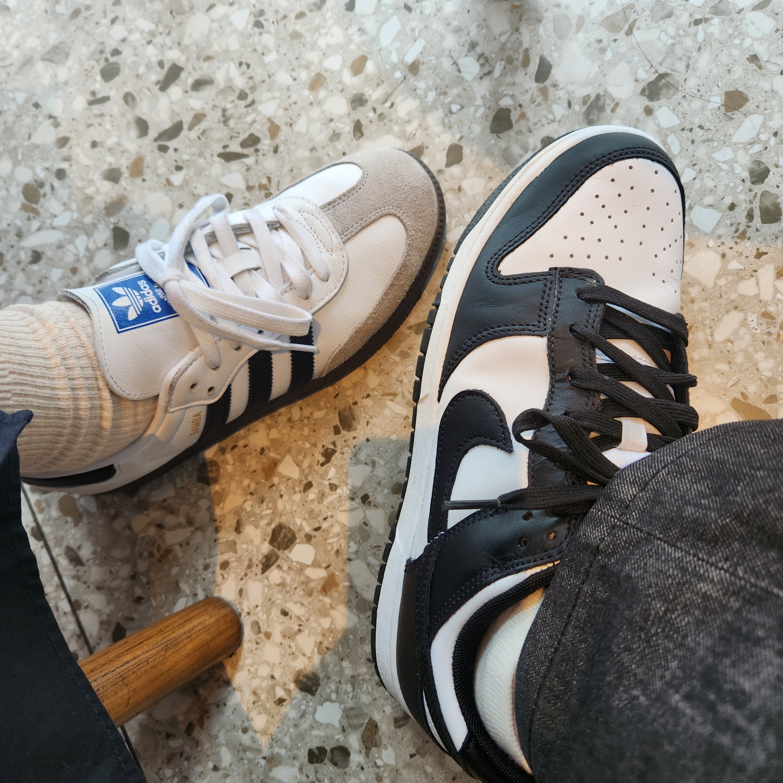 Nike Dunk Low Retro Black, Adidas Samba OG Cloud White 착용 스타일