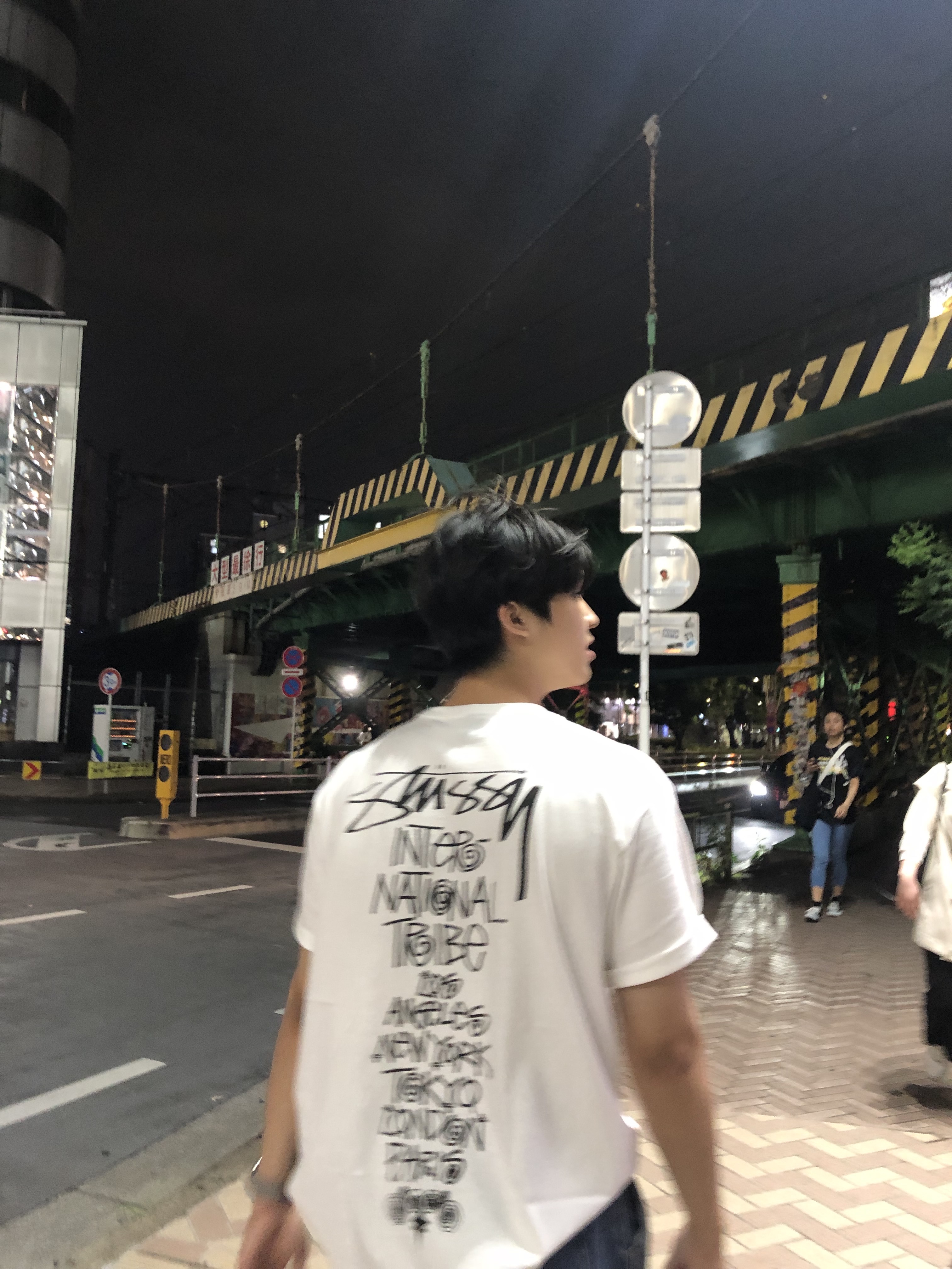 Stussy Tribe Stack T-Shirt White, Nike x Stussy Benassi Slide Sail 착용 스타일 - 2