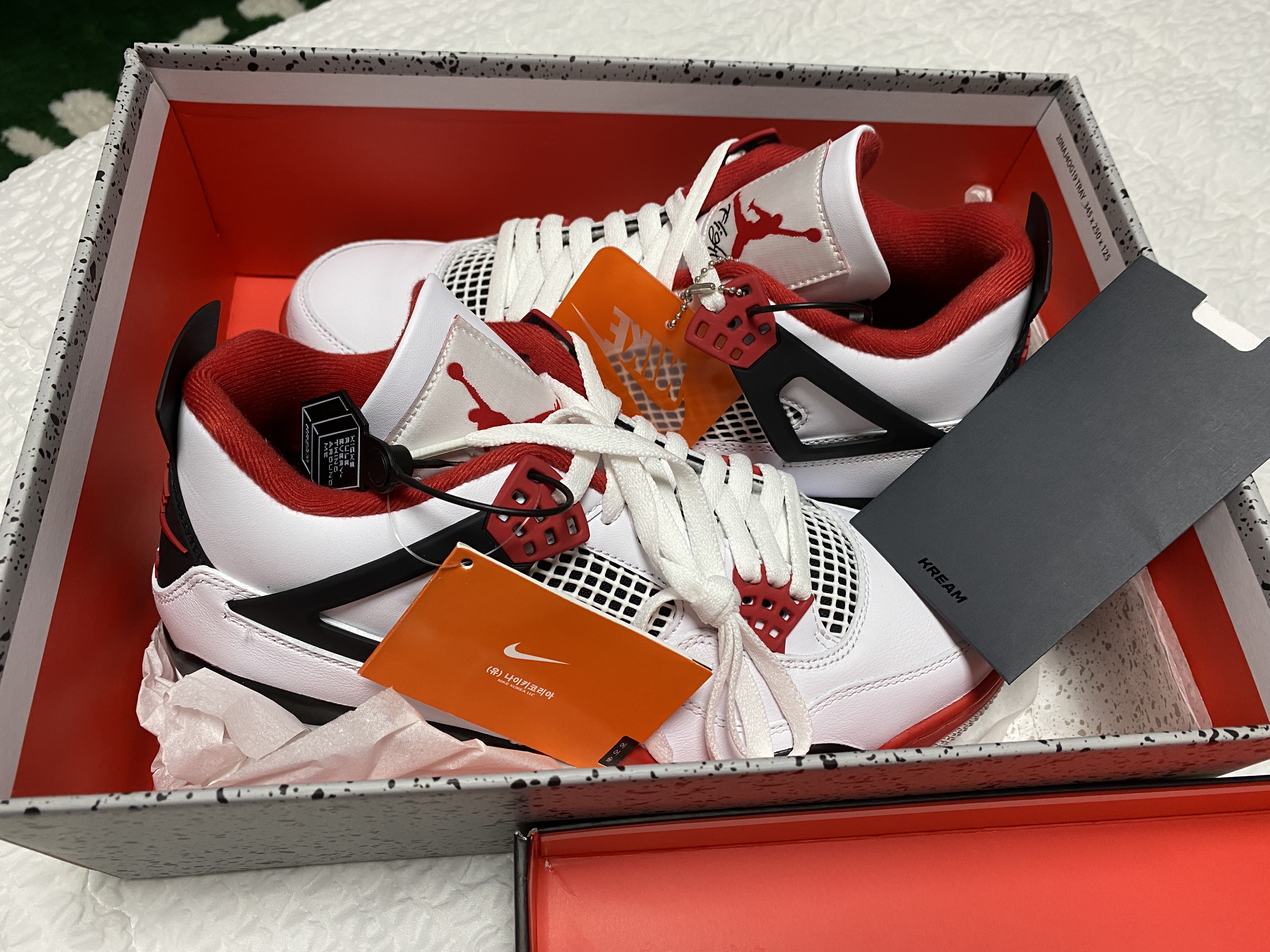 Jordan 4 Retro OG Fire Red 2020 착용 스타일