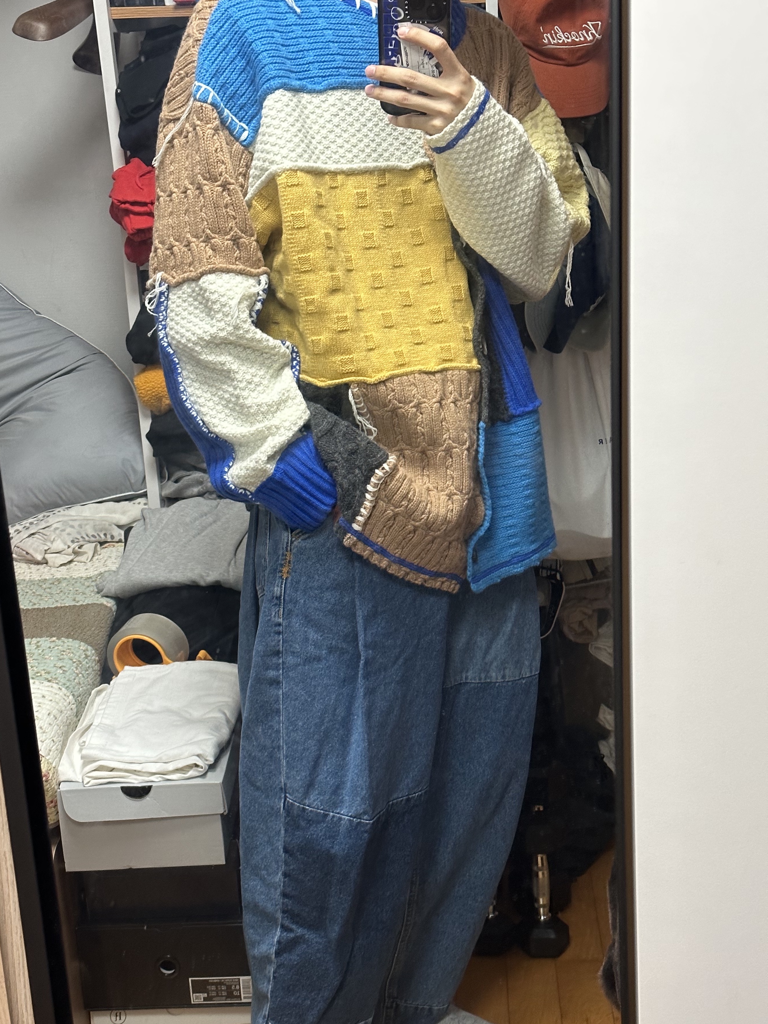 Zara x Ader Error Patchwork Oversize Knit Cardigan Multicolor, Zara x Ader Error Barrel Leg Jeans Blue 착용 스타일