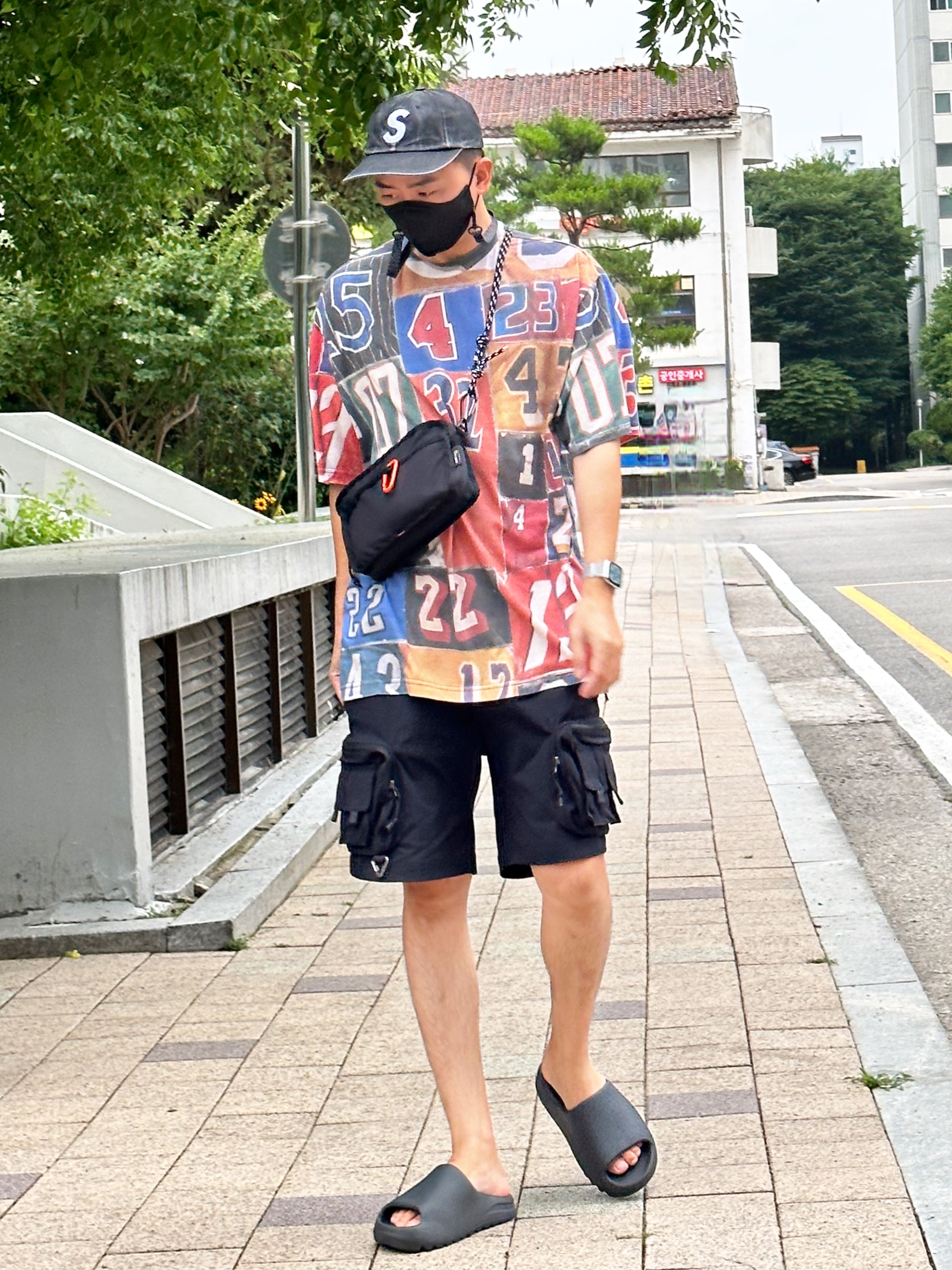 Supreme Pigment Canvas S Logo 6-Panel Black - 23SS, Supreme Jersey Collage S/S Top Multicolor - 23SS 착용 스타일