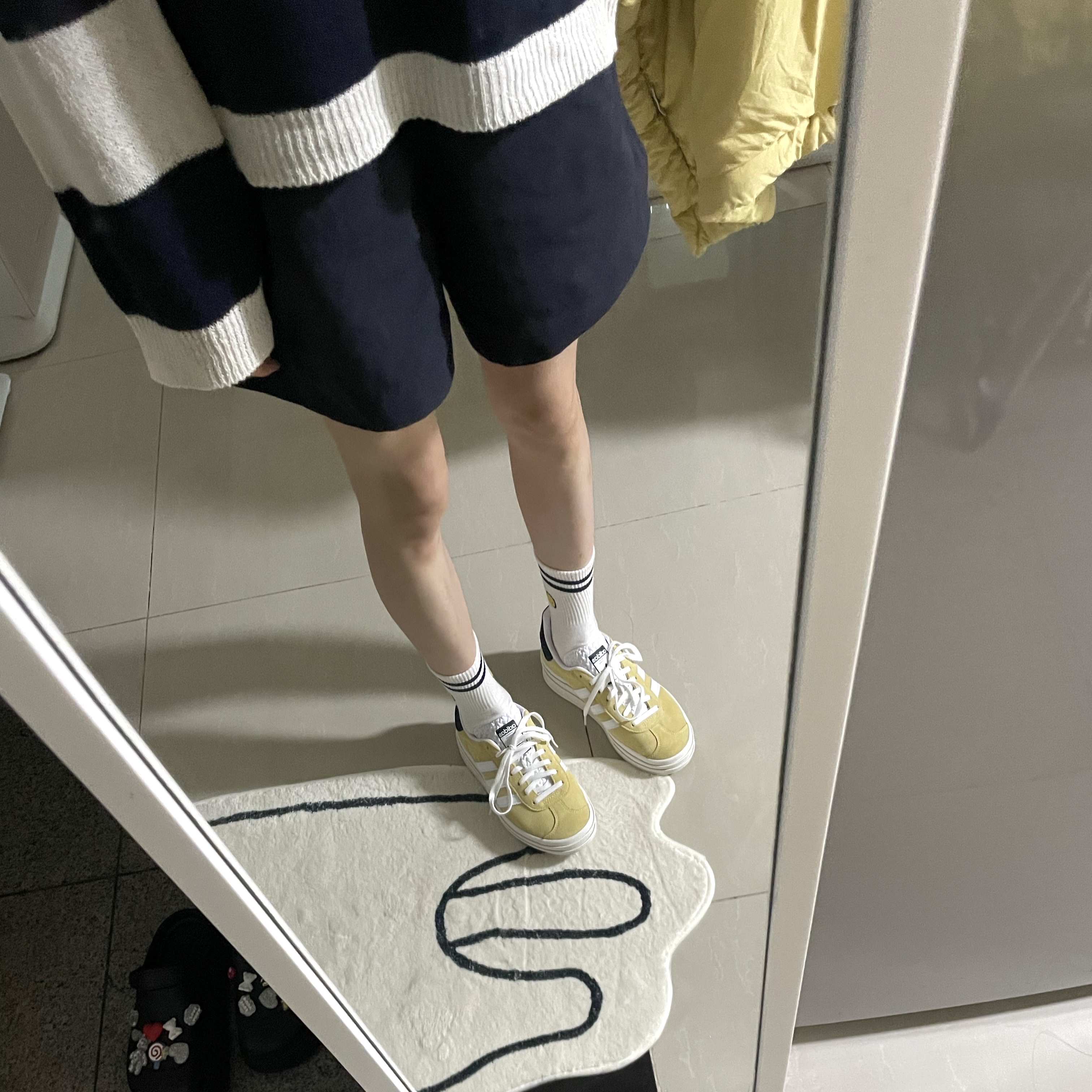 (W) Adidas Gazelle Bold Almost Yellow Cloud White 착용 스타일 - 1