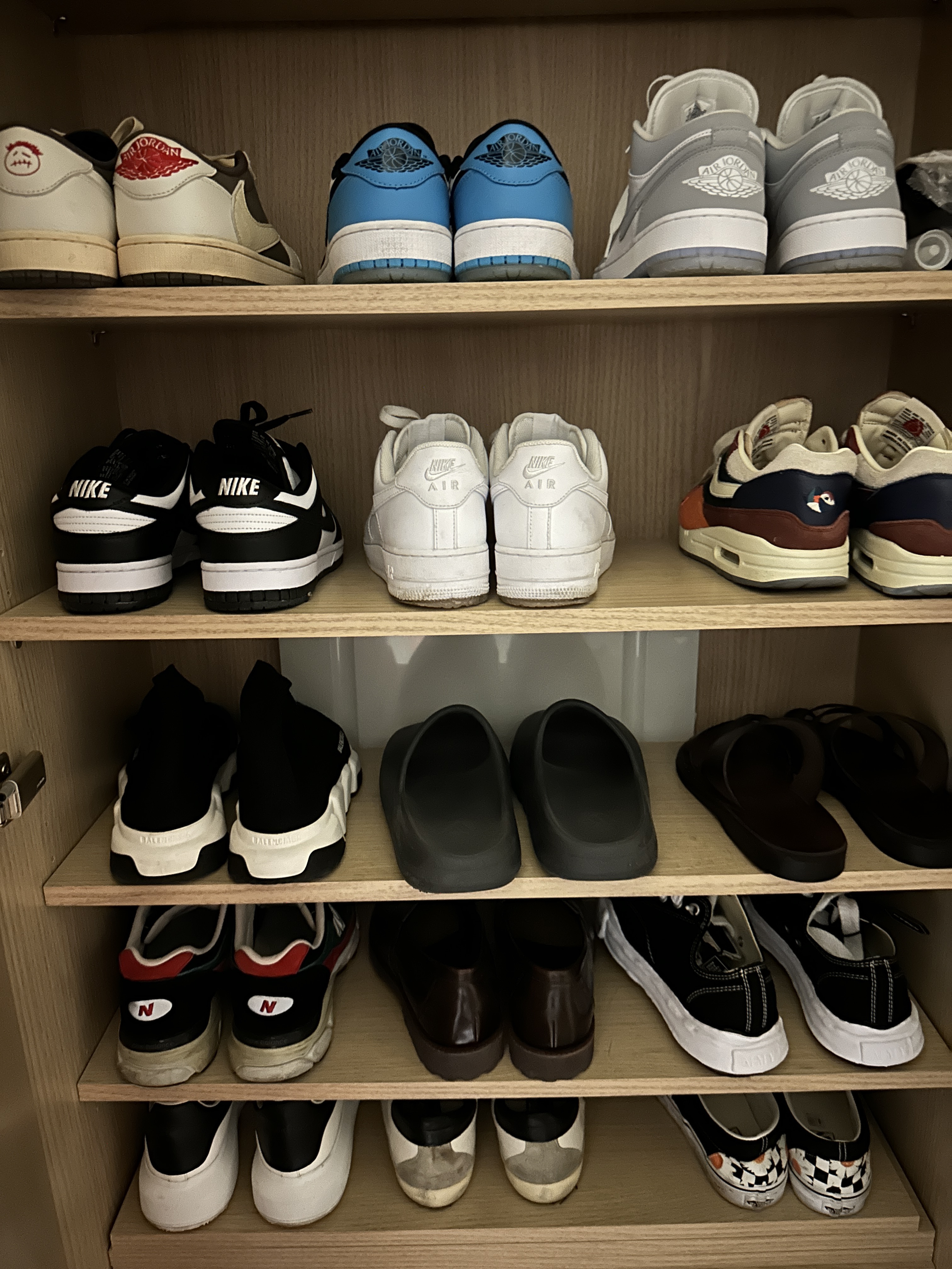 Maison Mihara Yasuhiro Peterson OG Sole Canvas Low Sneakers Black, (W) Jordan 1 Low White Wolf Grey 착용 스타일