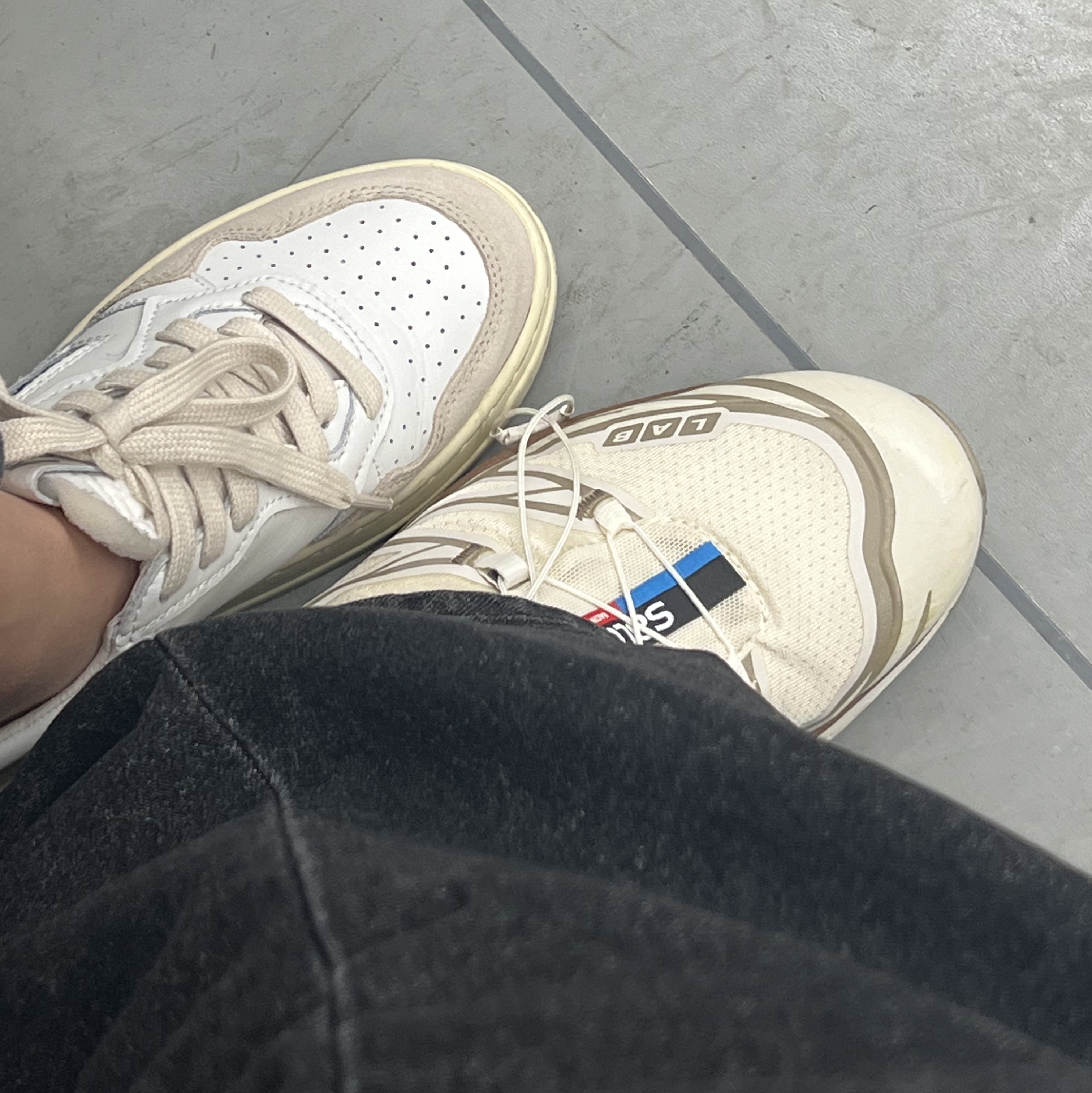 Salomon XT-6 Turtledove, (W) Autry Medalist Low Leather Suede Sneakers White 착용 스타일