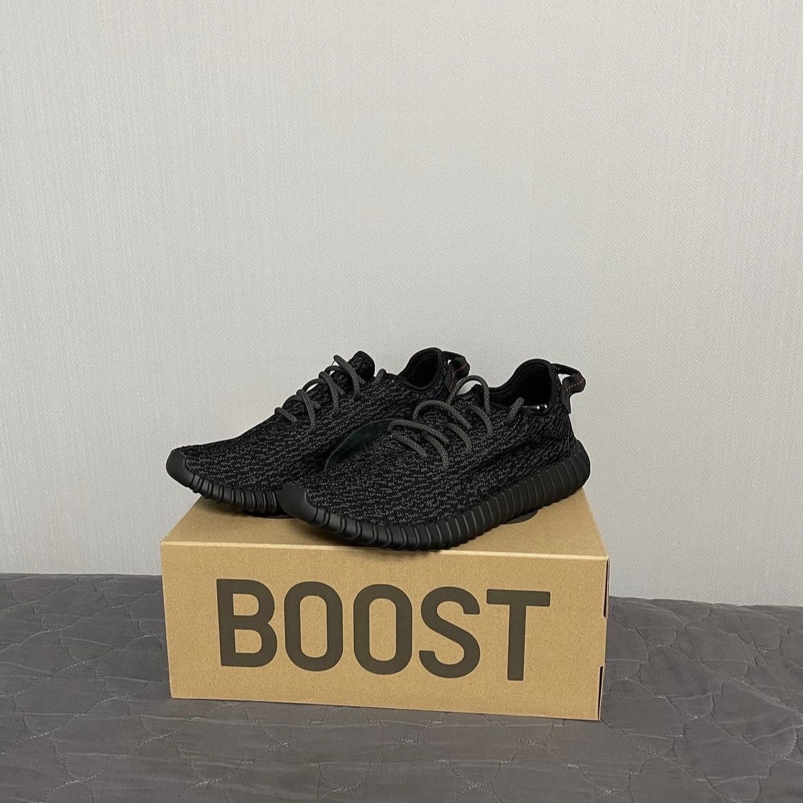 Adidas Yeezy Boost 350 Pirate Black 2023 착용 스타일