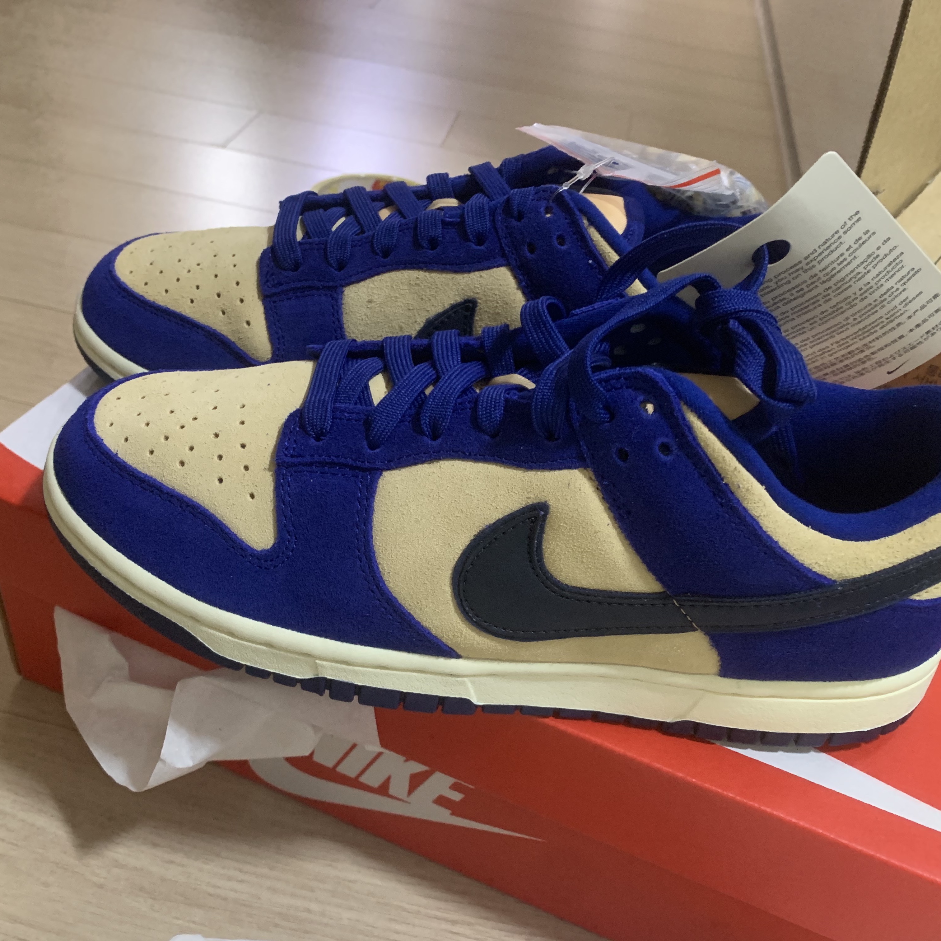 (W) Nike Dunk Low LX Blue Suede 착용 스타일 - 1