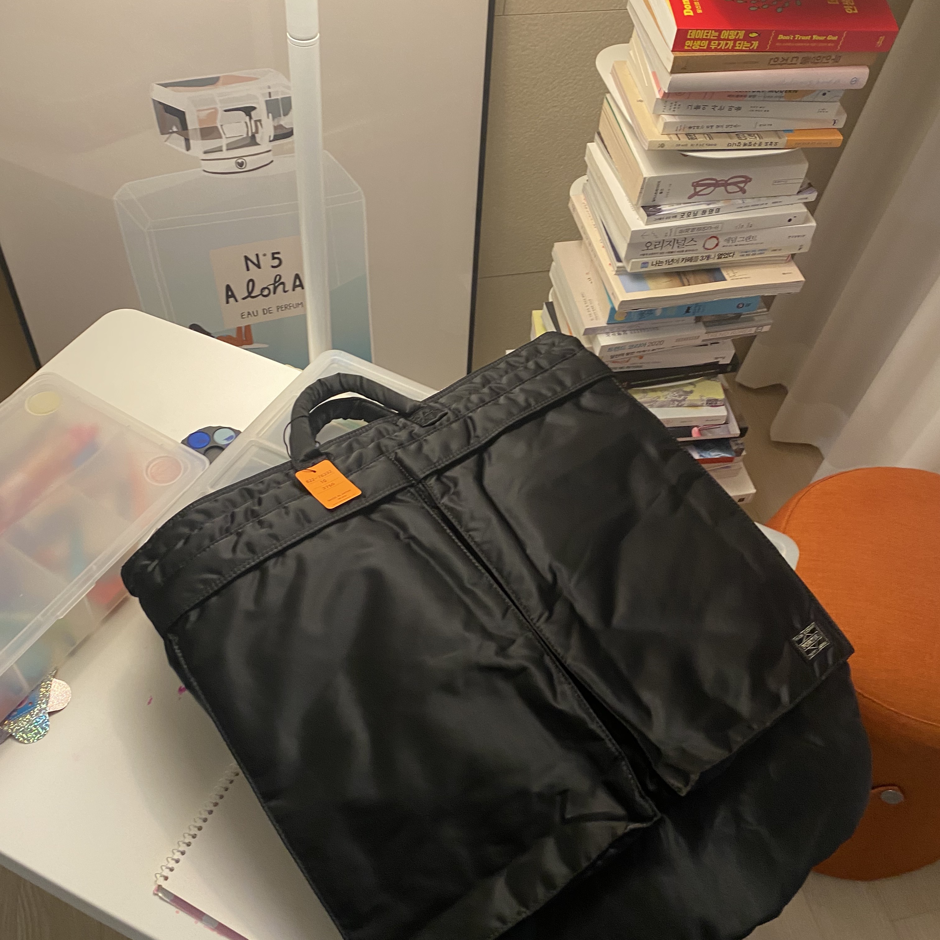 Porter Tanker 2Way Helmet Bag Black 착용 스타일 - 1