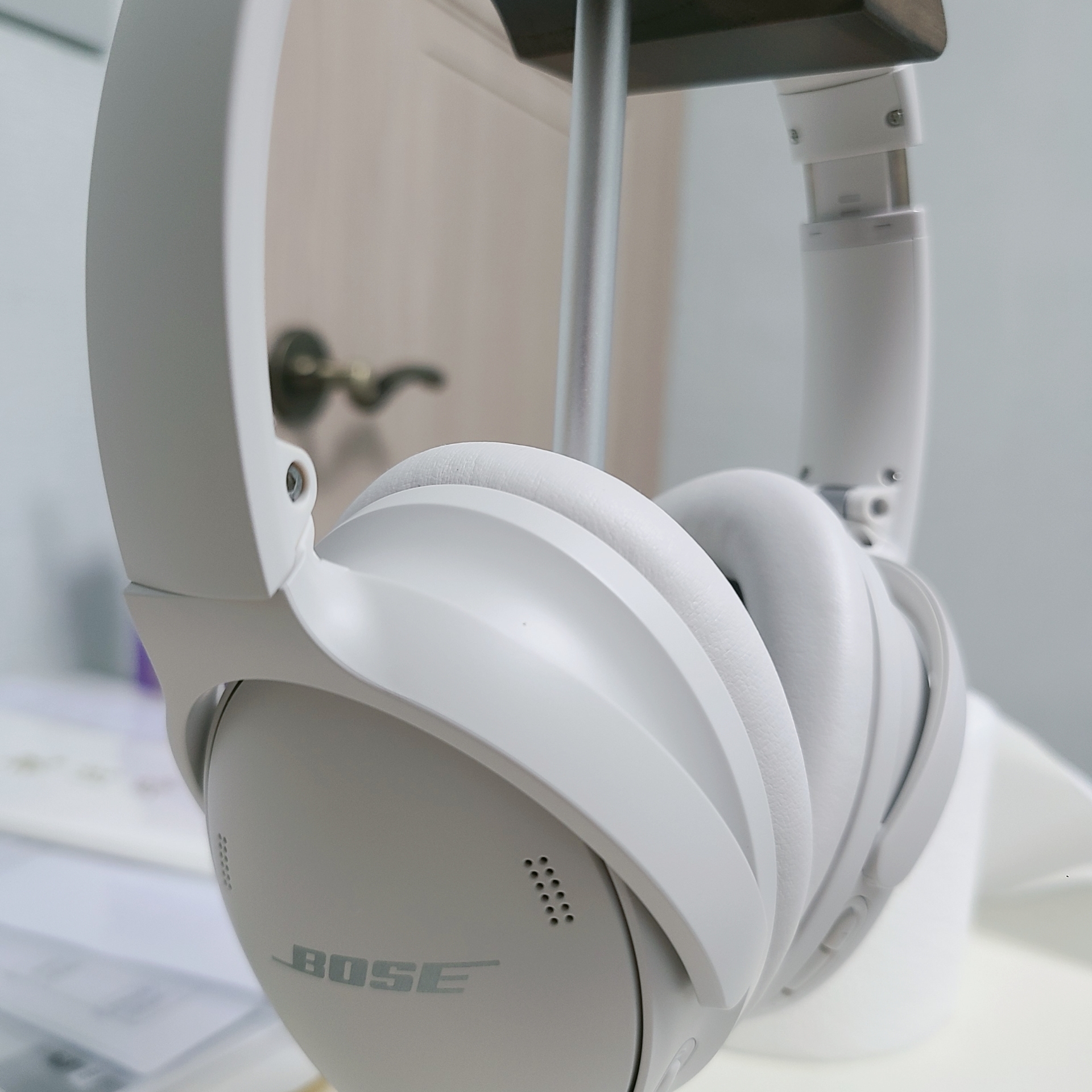 BOSE QC45 White Smoke (Korean Ver.) 착용 스타일