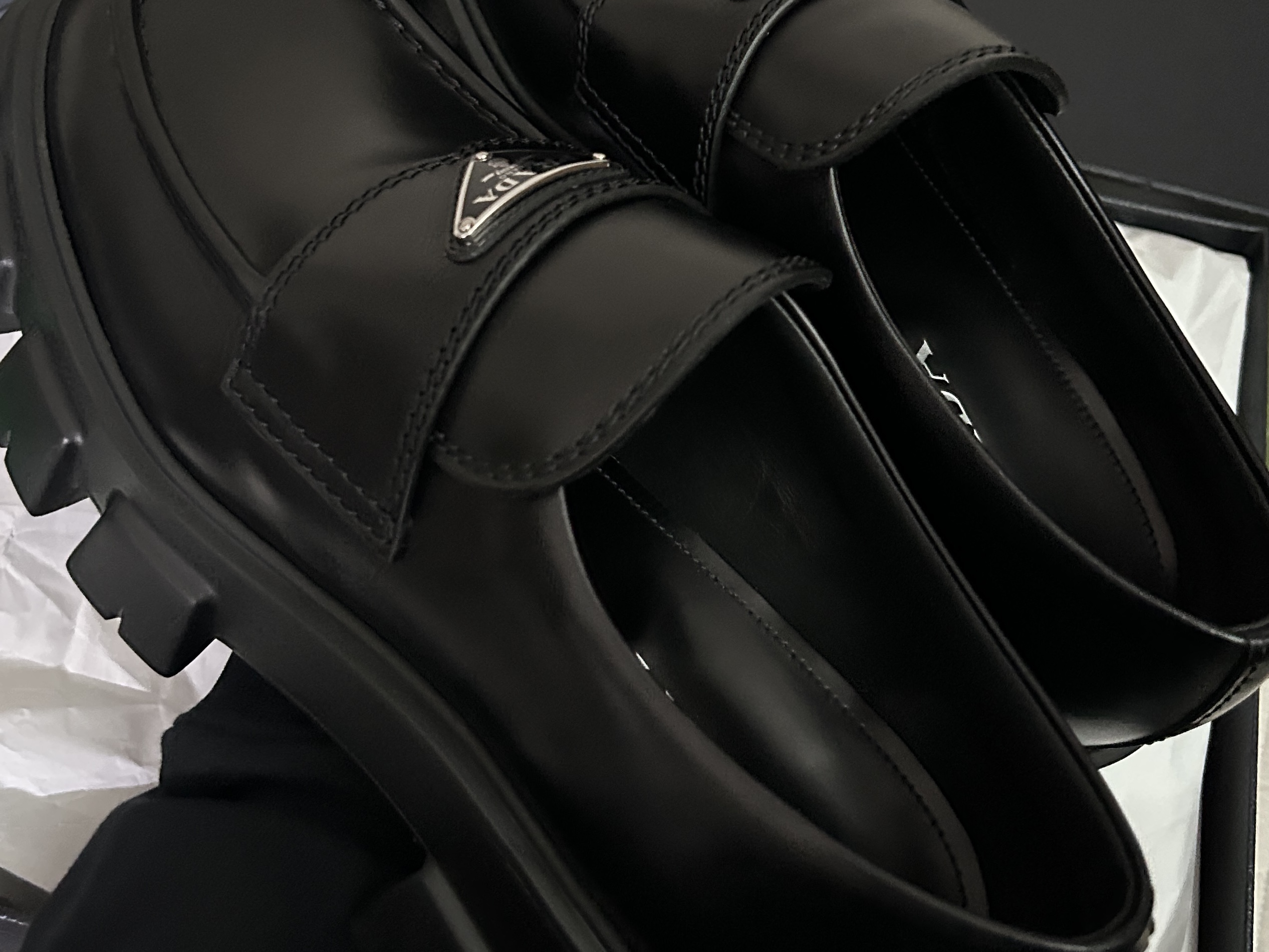 Prada Monolith Brushed Leather Loafers Black 착용 스타일 - 3
