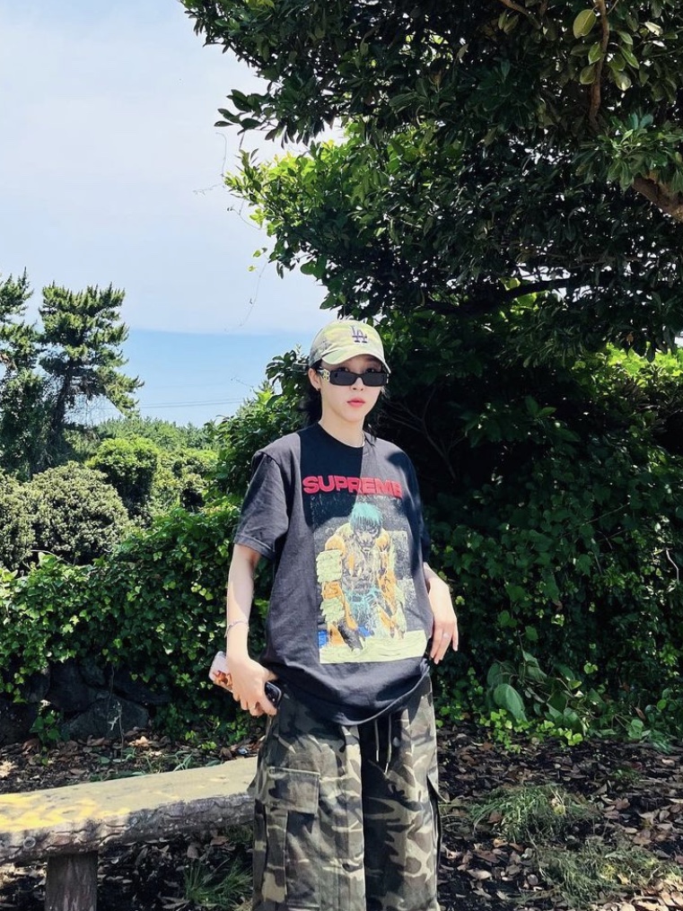 (W) Balenciaga Dynasty Rectangle Sunglasses Black, Supreme Ronin T-Shirt Black - 23SS 착용 스타일 - 3