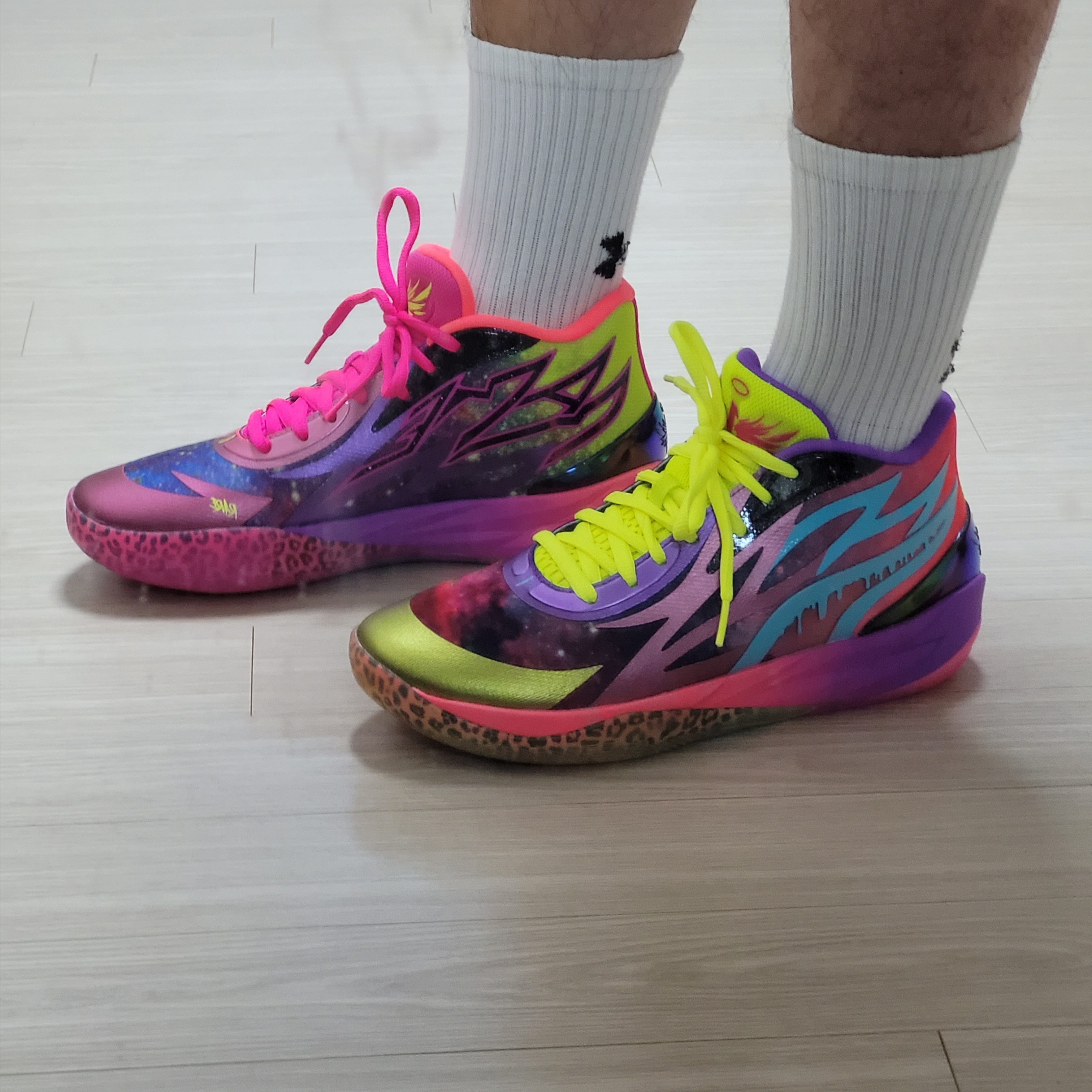 Puma MB.02 Be You Purple Glimmer Safety Yellow 착용 스타일