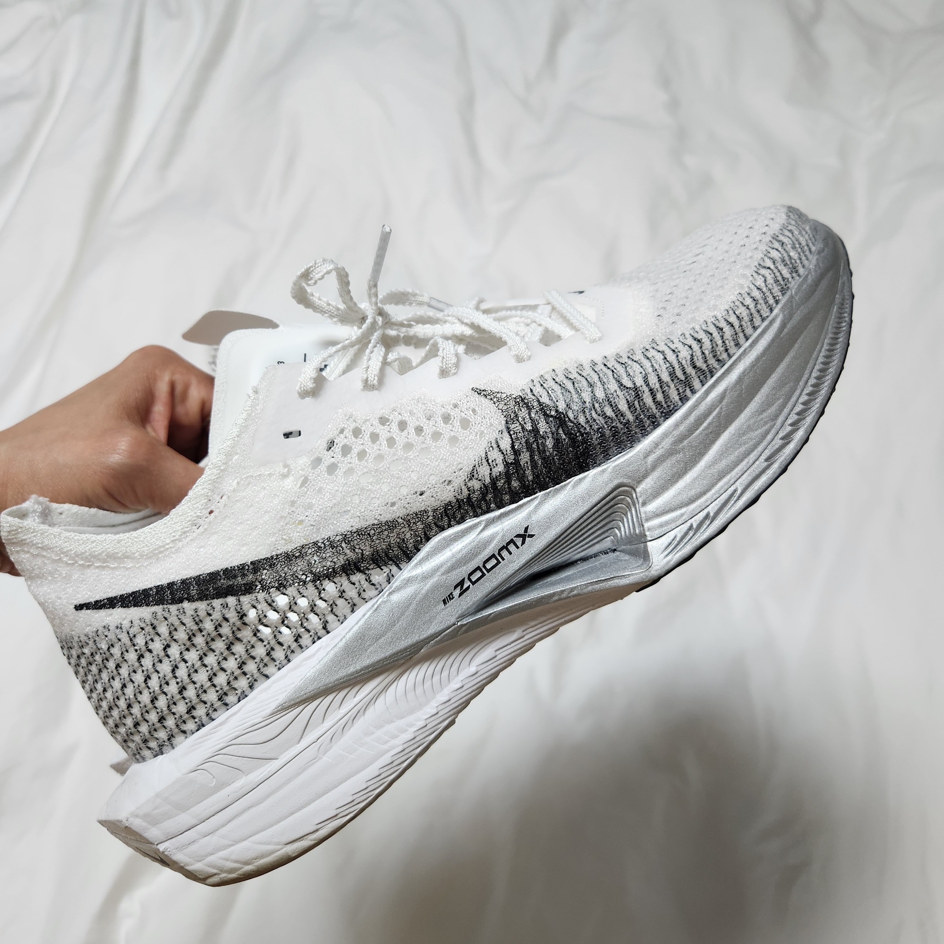 Nike ZoomX Vaporfly Next% 3 White Grey 착용 스타일