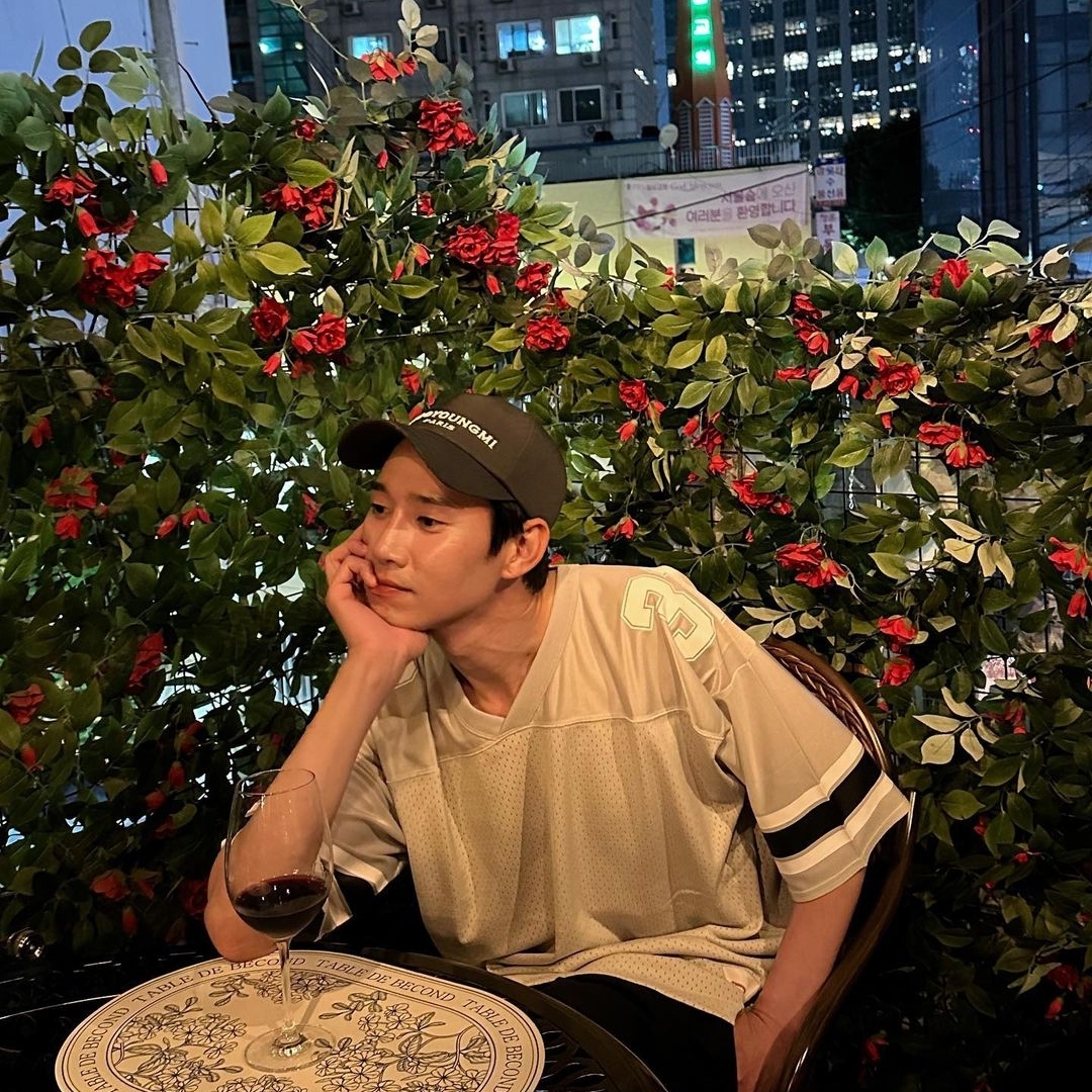 Wooyoungmi Embroidered Ball Cap Black - 23SS 착용 스타일 - 1