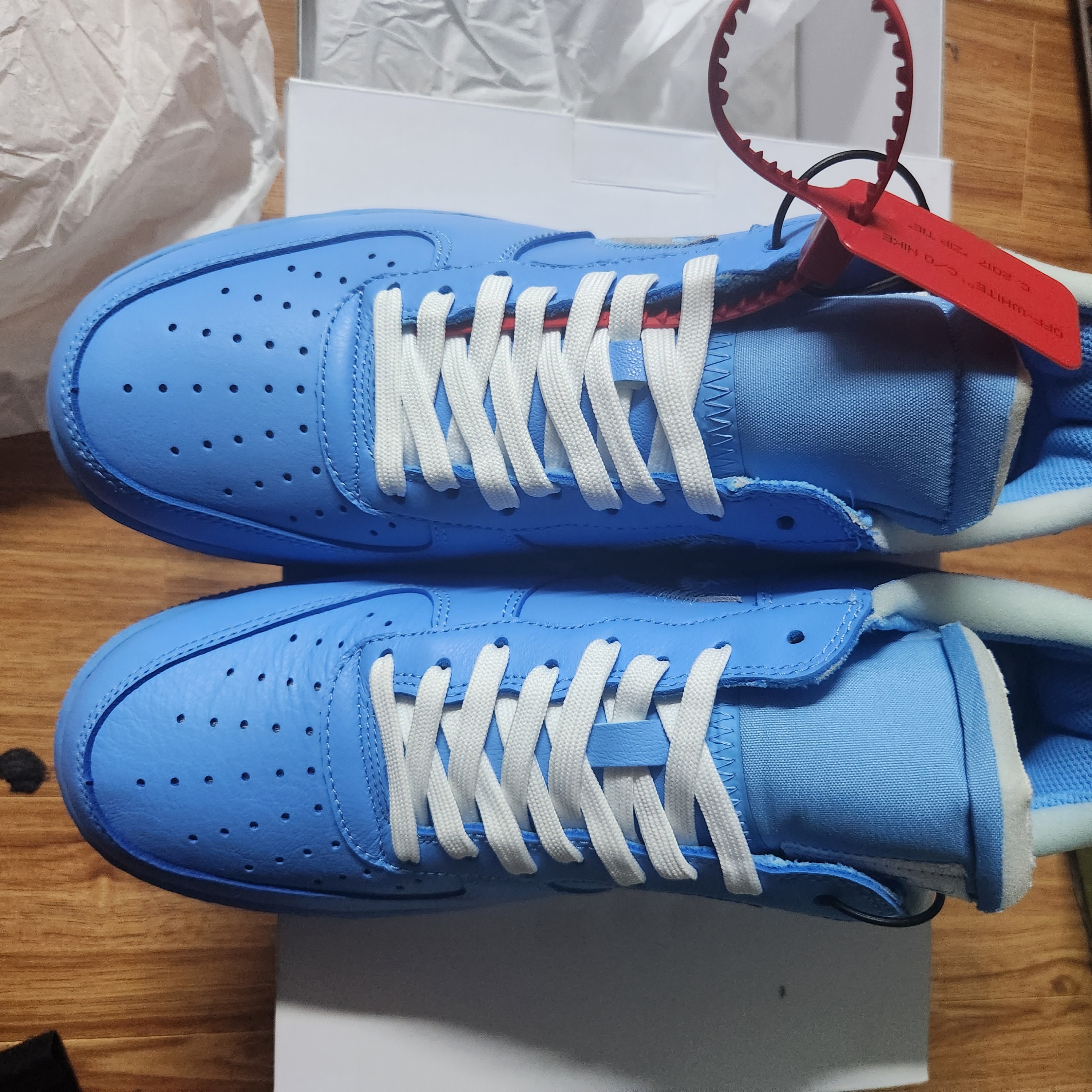 Nike x Off-White Air Force 1 Low MCA University Blue 착용 스타일 - 4