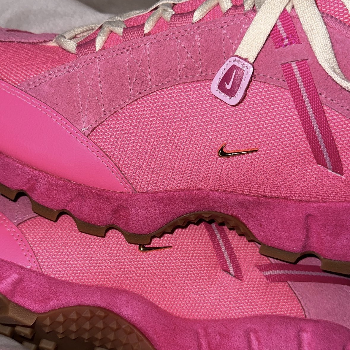 Nike x Jacquemus Air Humara LX Pink Flash 착용 스타일
