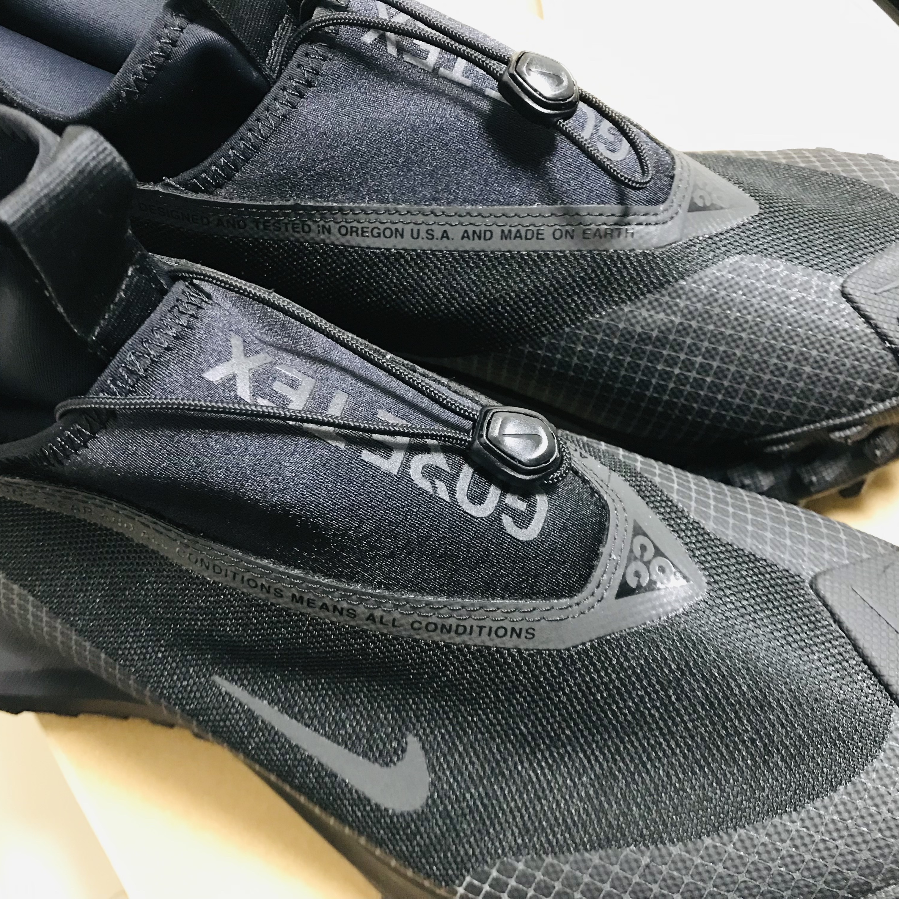 Nike ACG Mountain Fly Gore-Tex Black and Dark Grey 착용 스타일