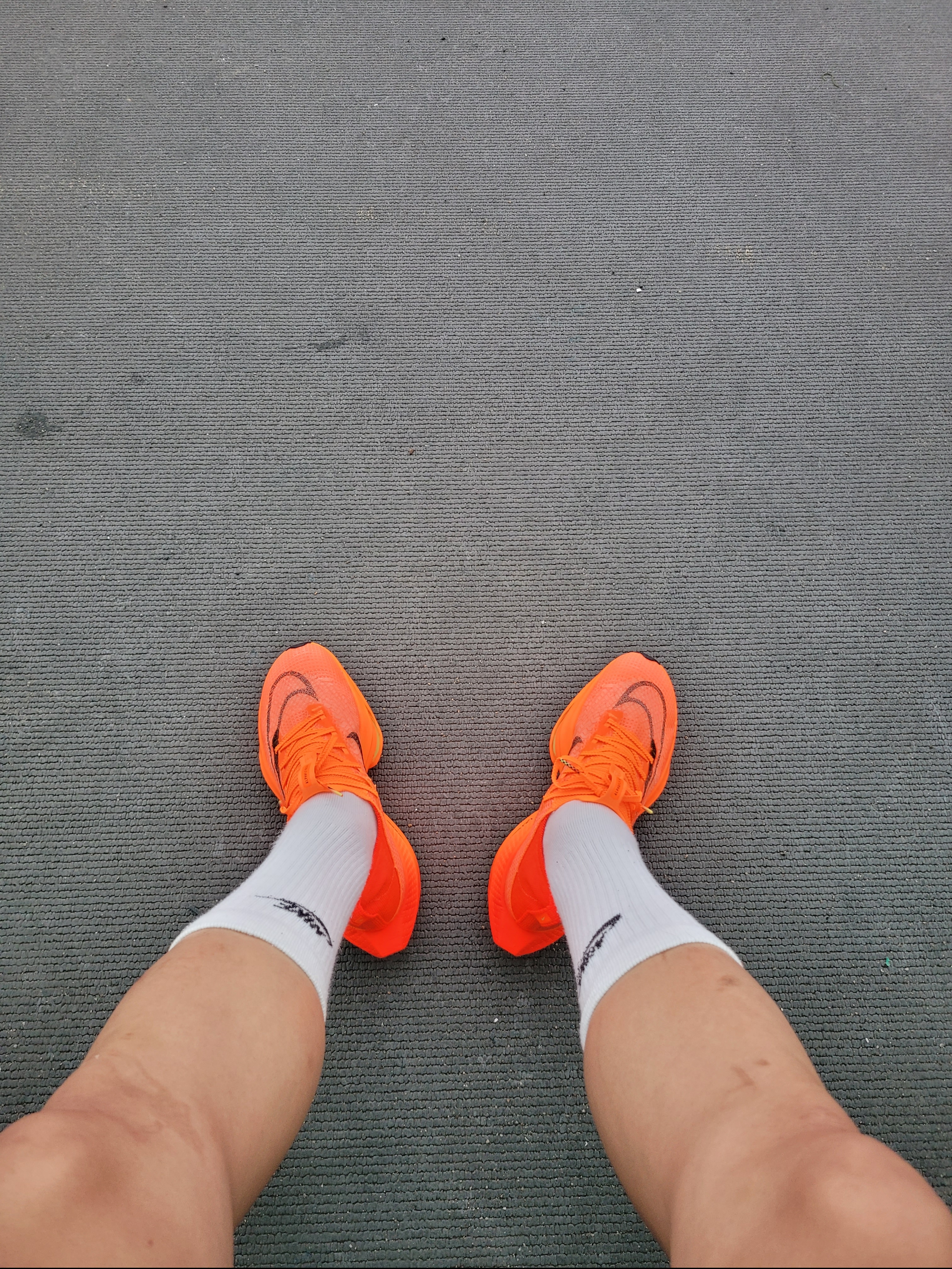 Nike Air Zoom Alphafly Next% 2 Total Orange 착용 스타일 - 2
