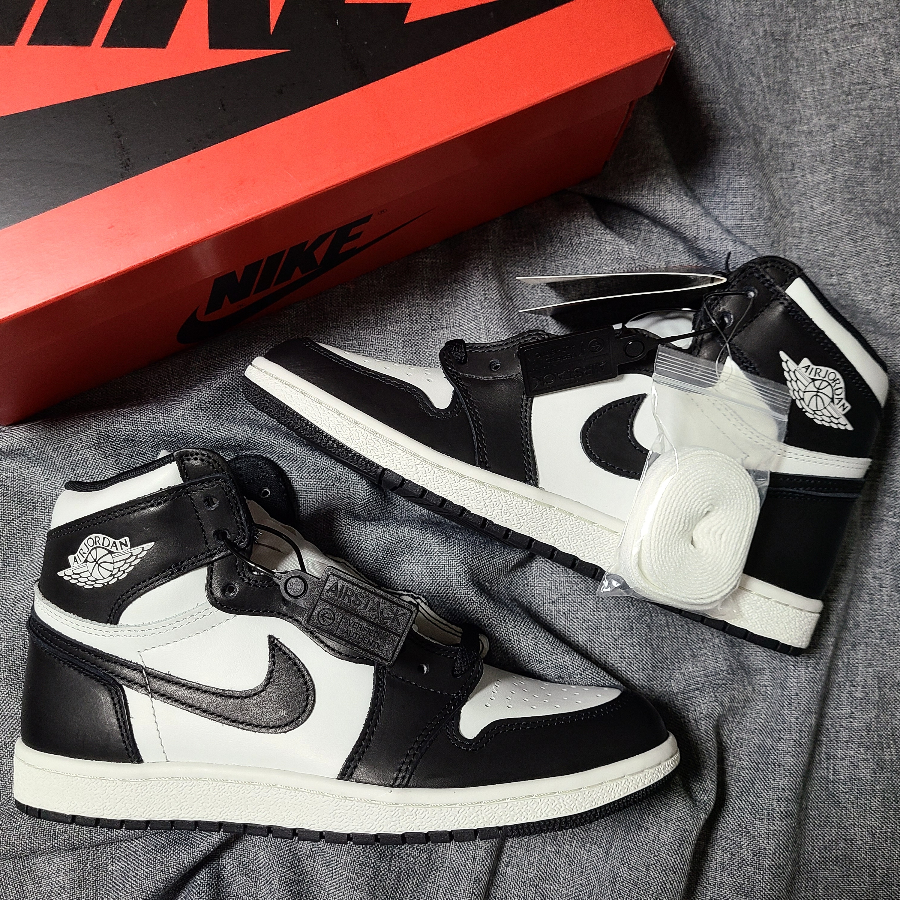 Jordan 1 High 85 Black White 착용 스타일
