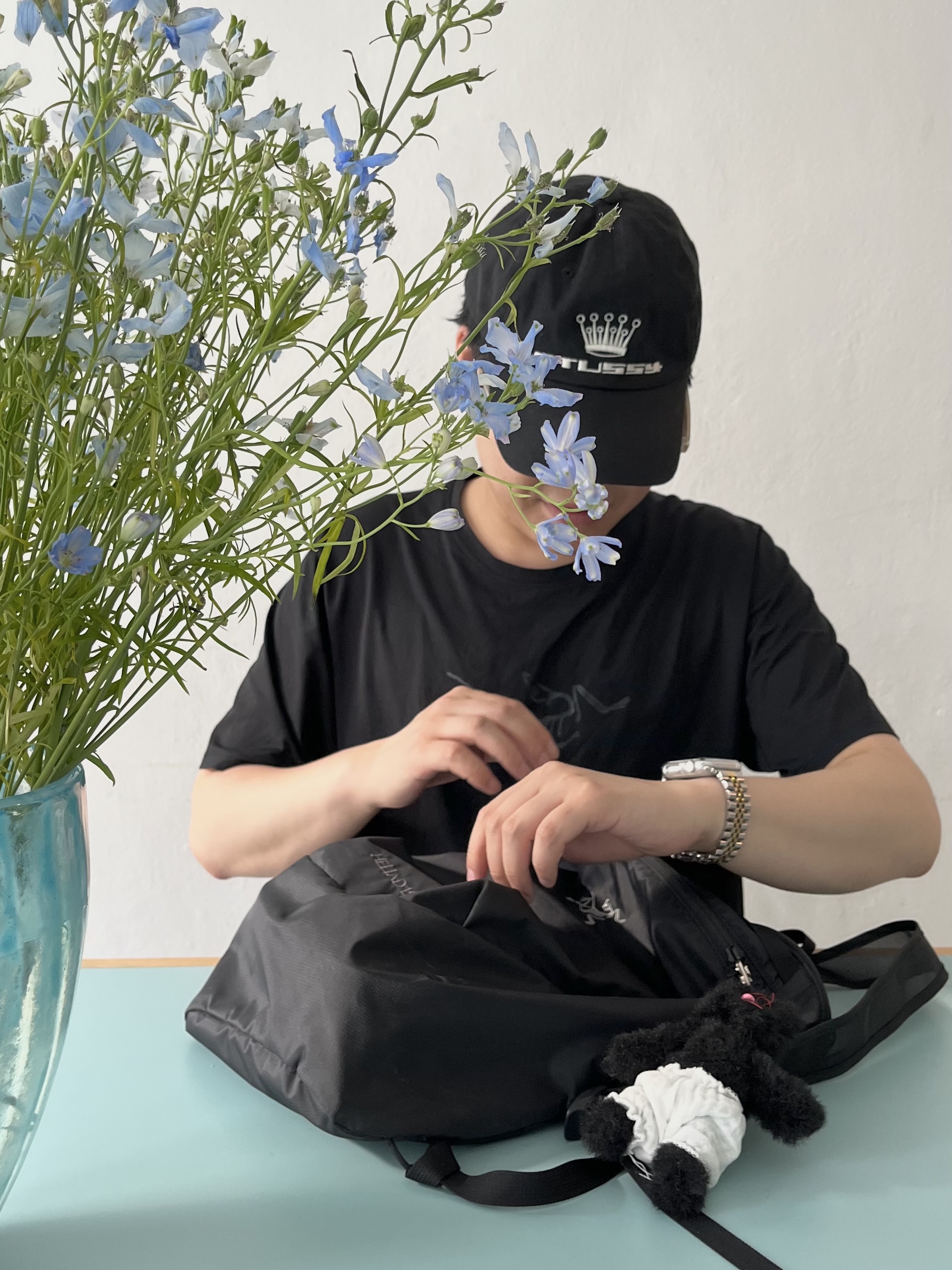 Nike x Sacai VaporWaffle Black White, Arc'teryx Heliad 15 Backpack Black 착용 스타일 - 3