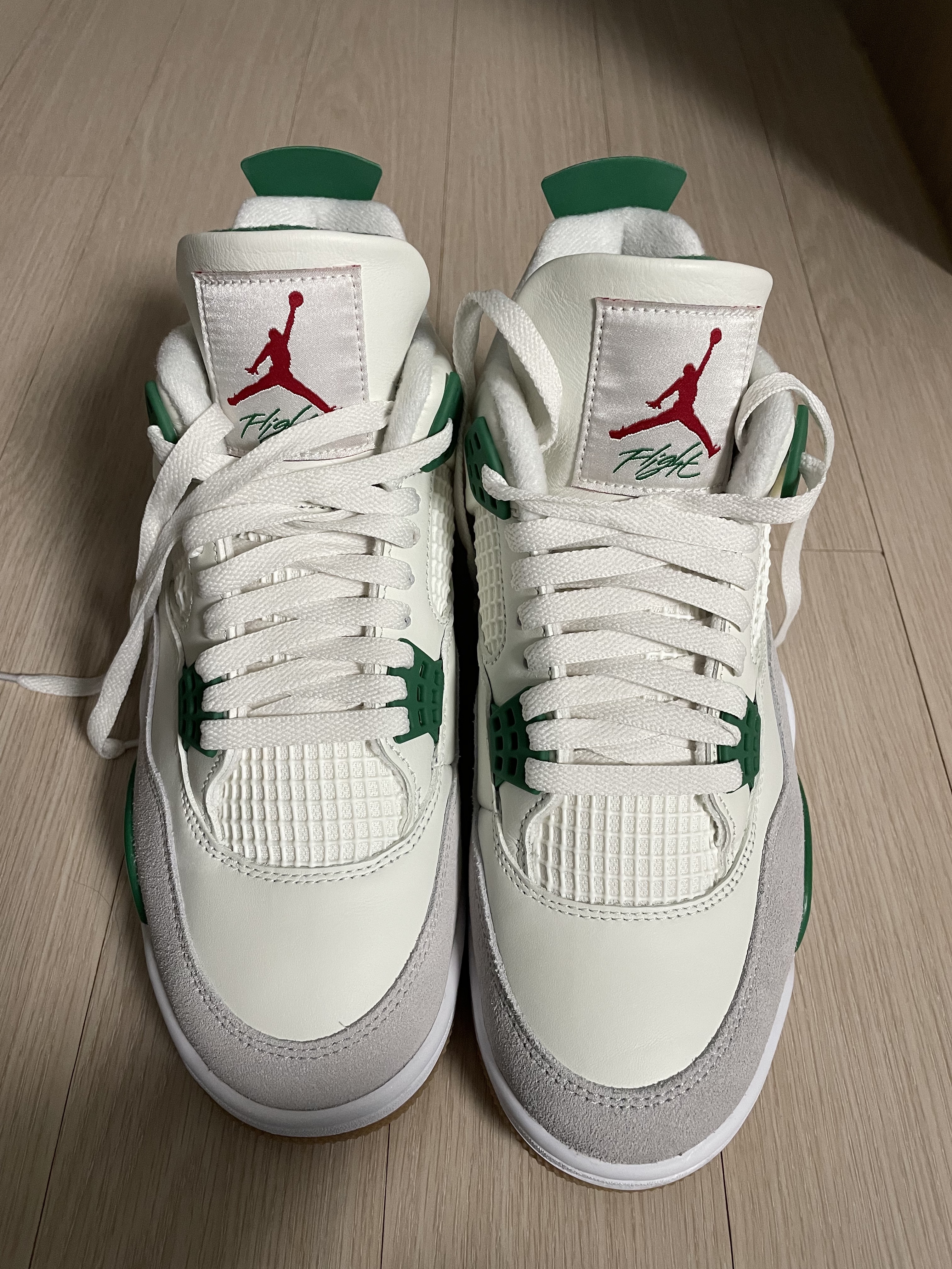 Jordan 4 x Nike SB Retro SP Pine Green 착용 스타일