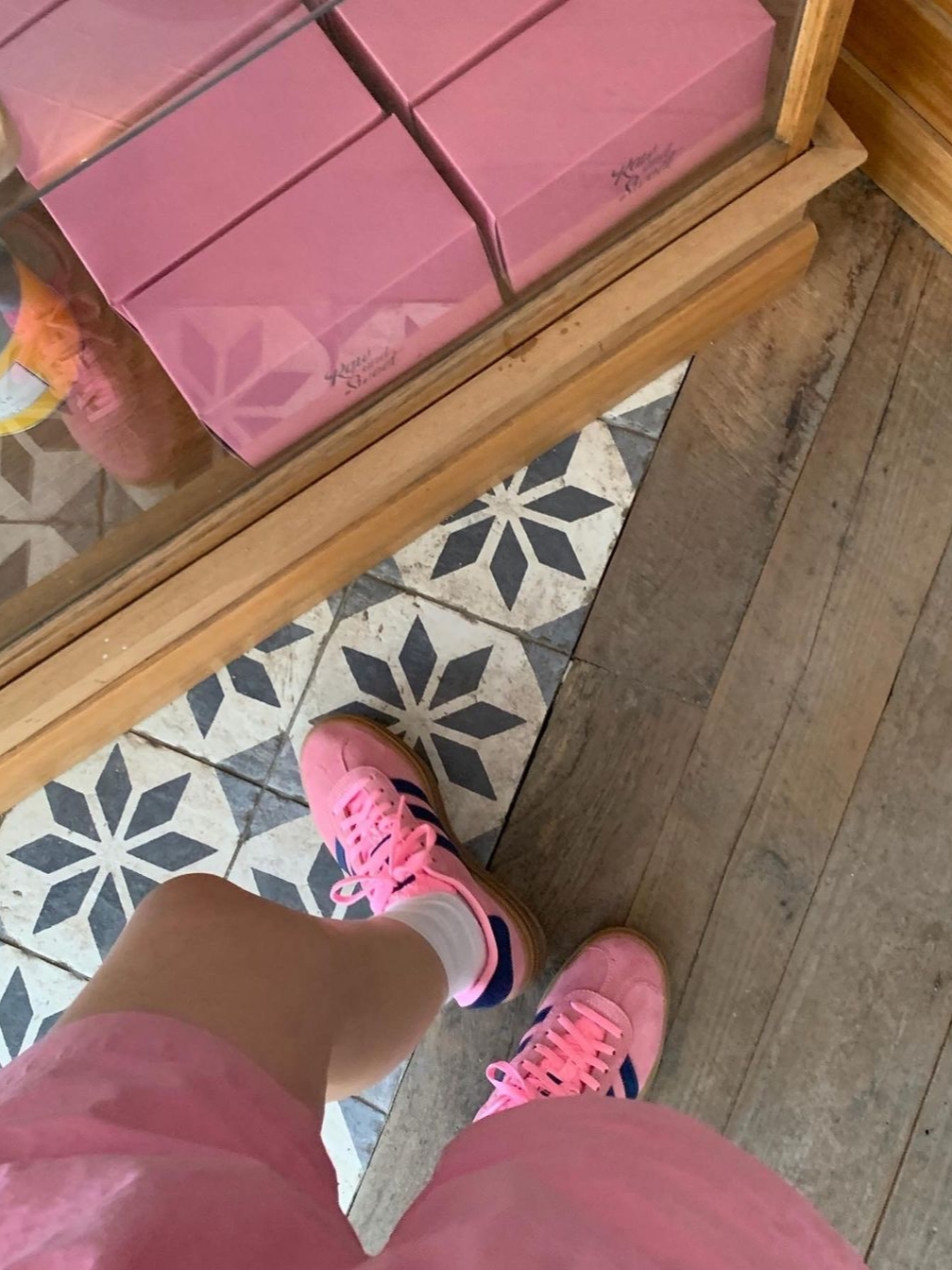 (W) Adidas Gazelle Bold Pink Glow Victory Blue 착용 스타일