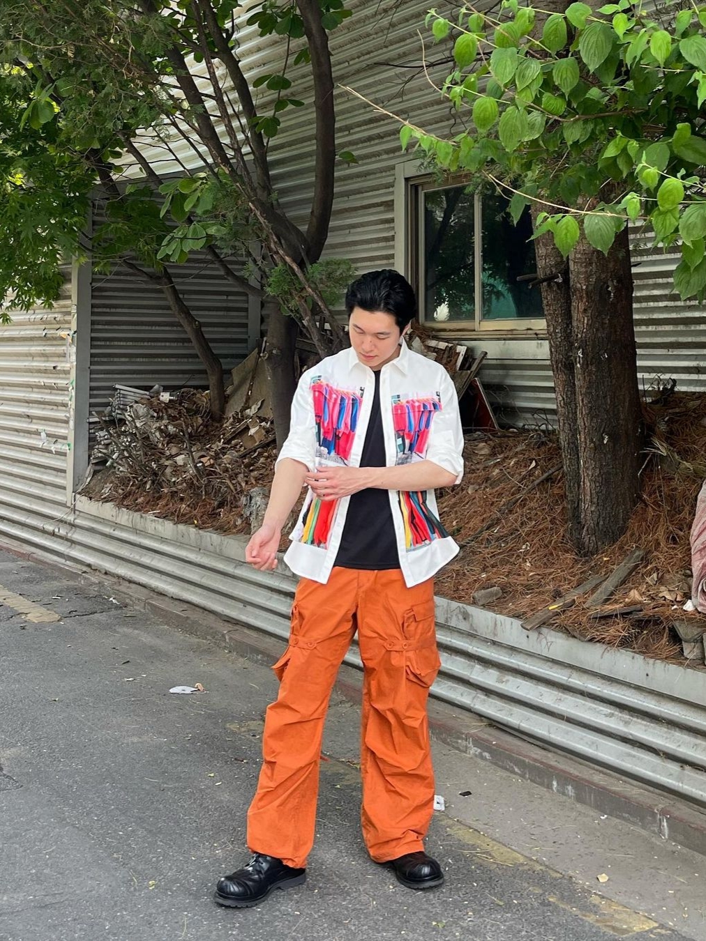 The Museum Visitor 2023 Printed Multi Pocket Shirts - 23PS 착용 스타일