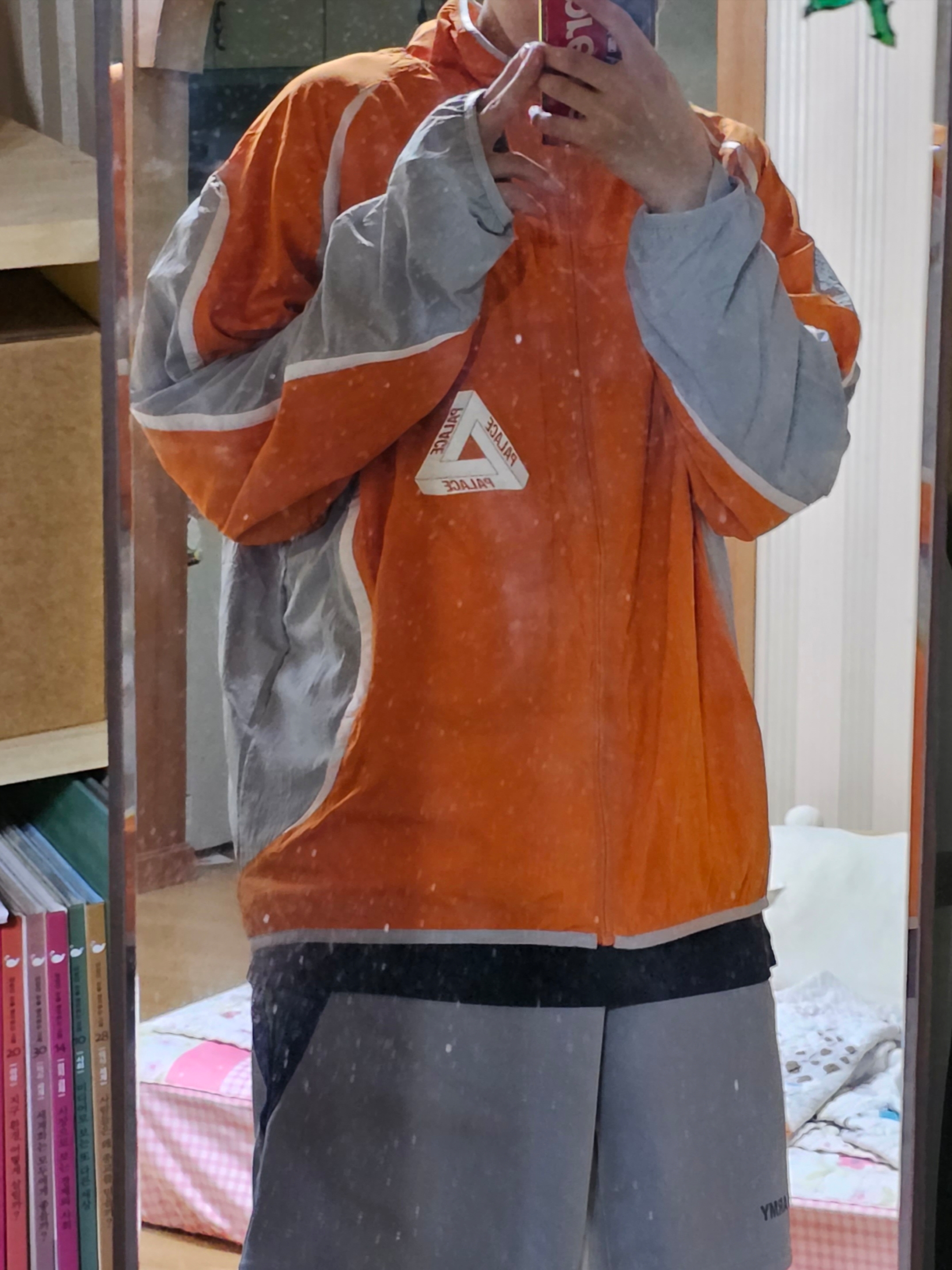 Palace Run It Jacket Jaffa Grey - 23SS 착용 스타일