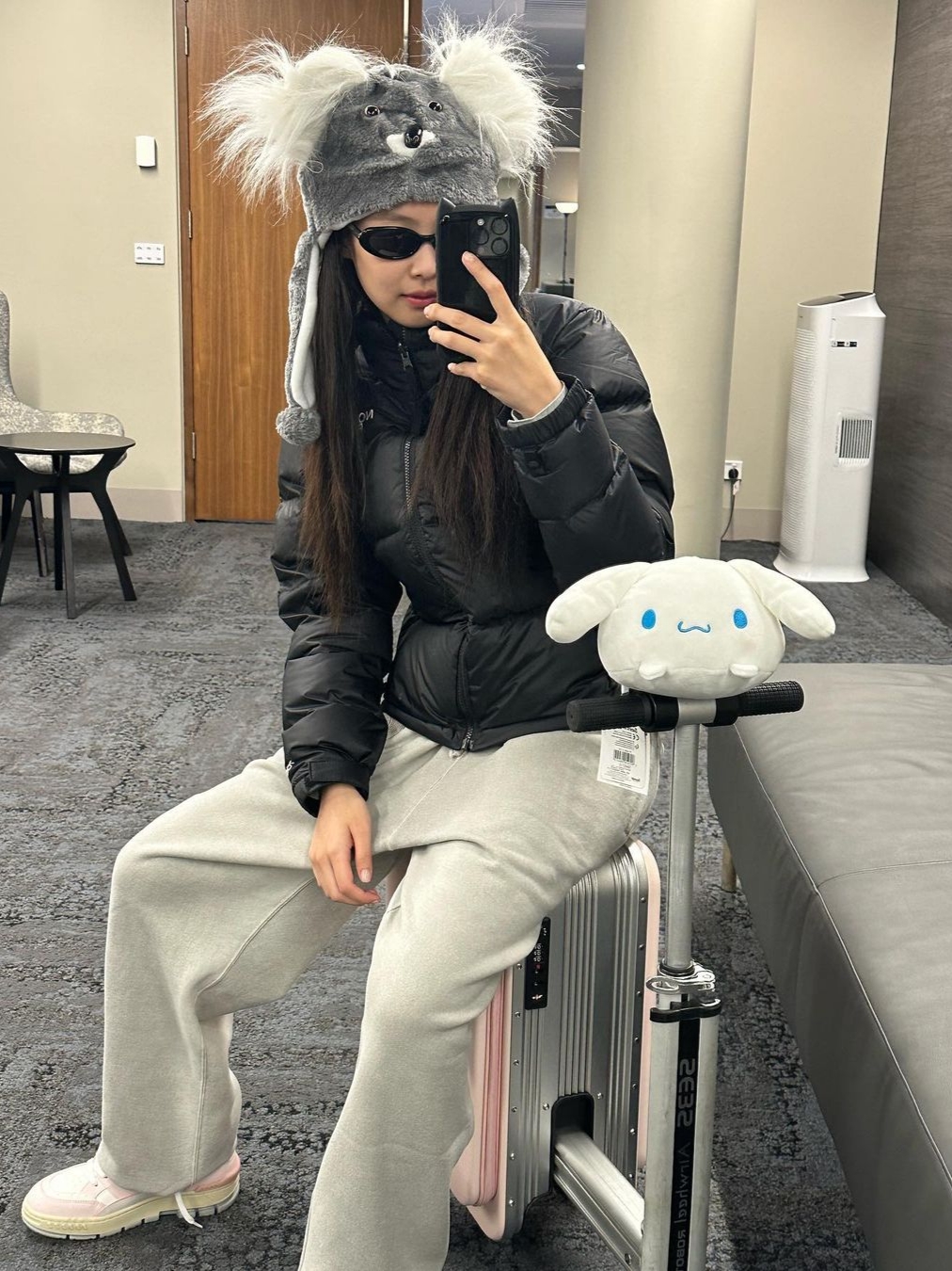 (W) Axel Arigato Area Lo Sneakers Pink 착용 스타일