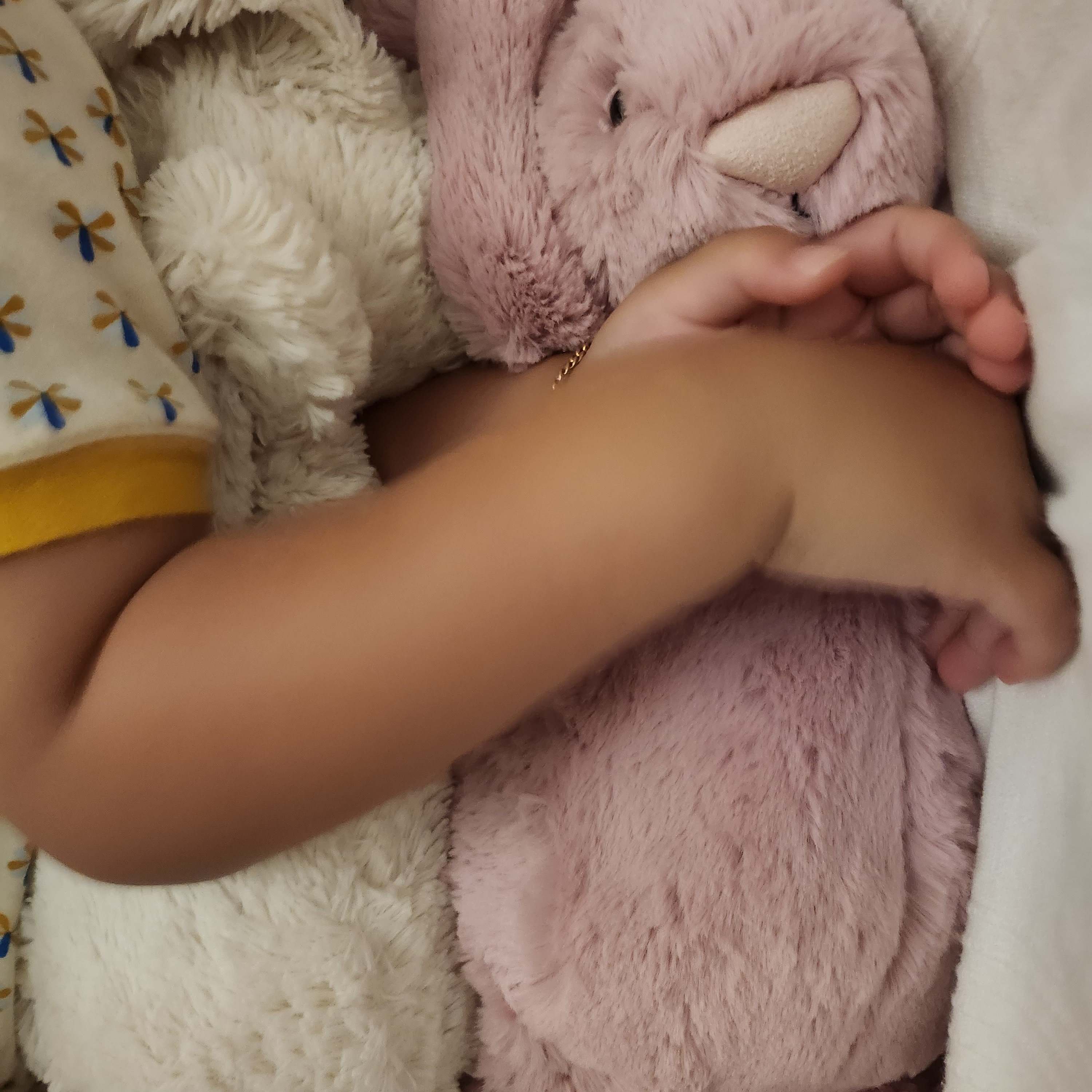 Jellycat Bashful Bunny Large Tulip Pink 착용 스타일