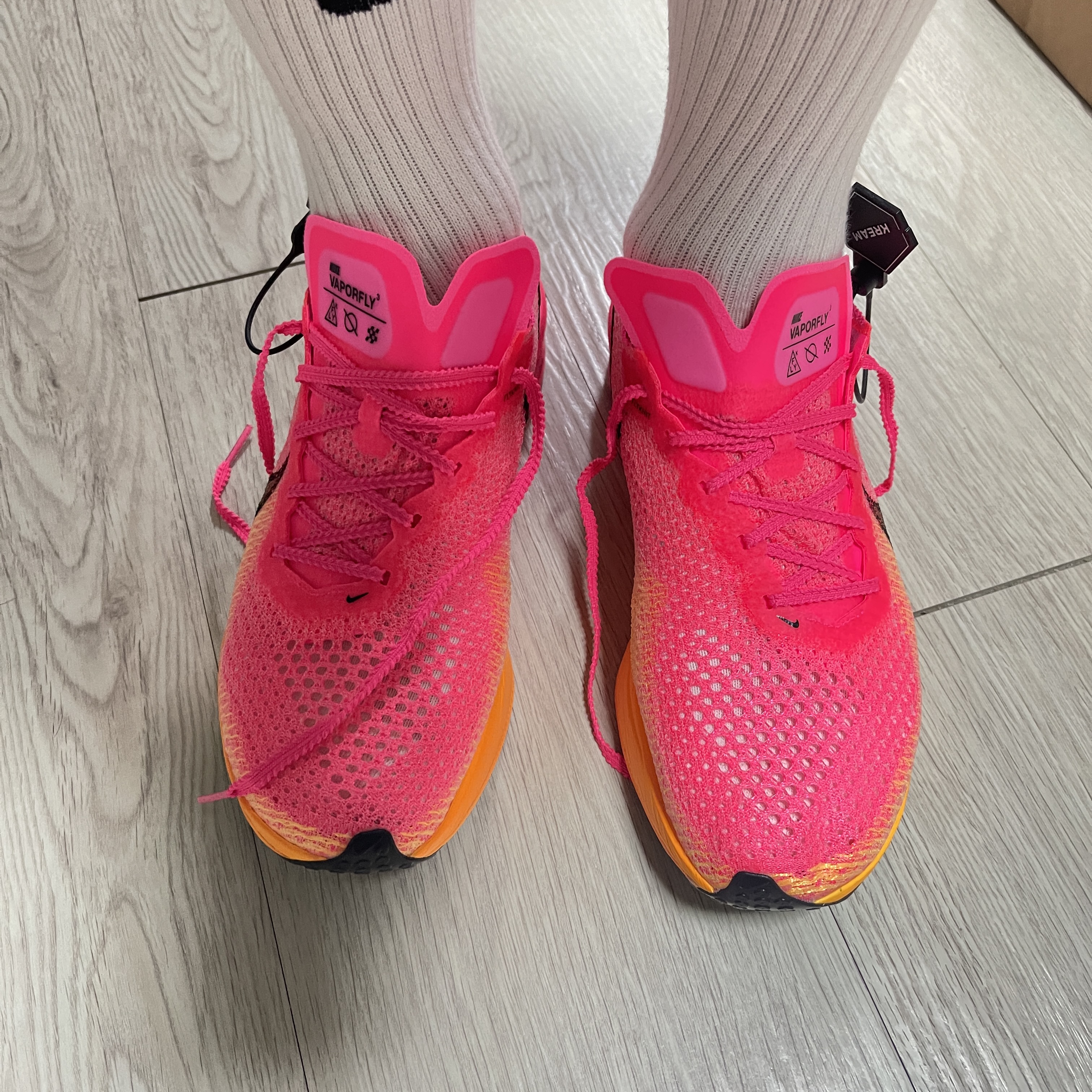 Nike ZoomX Vaporfly Next% 3 Hyper Pink 착용 스타일 - 1