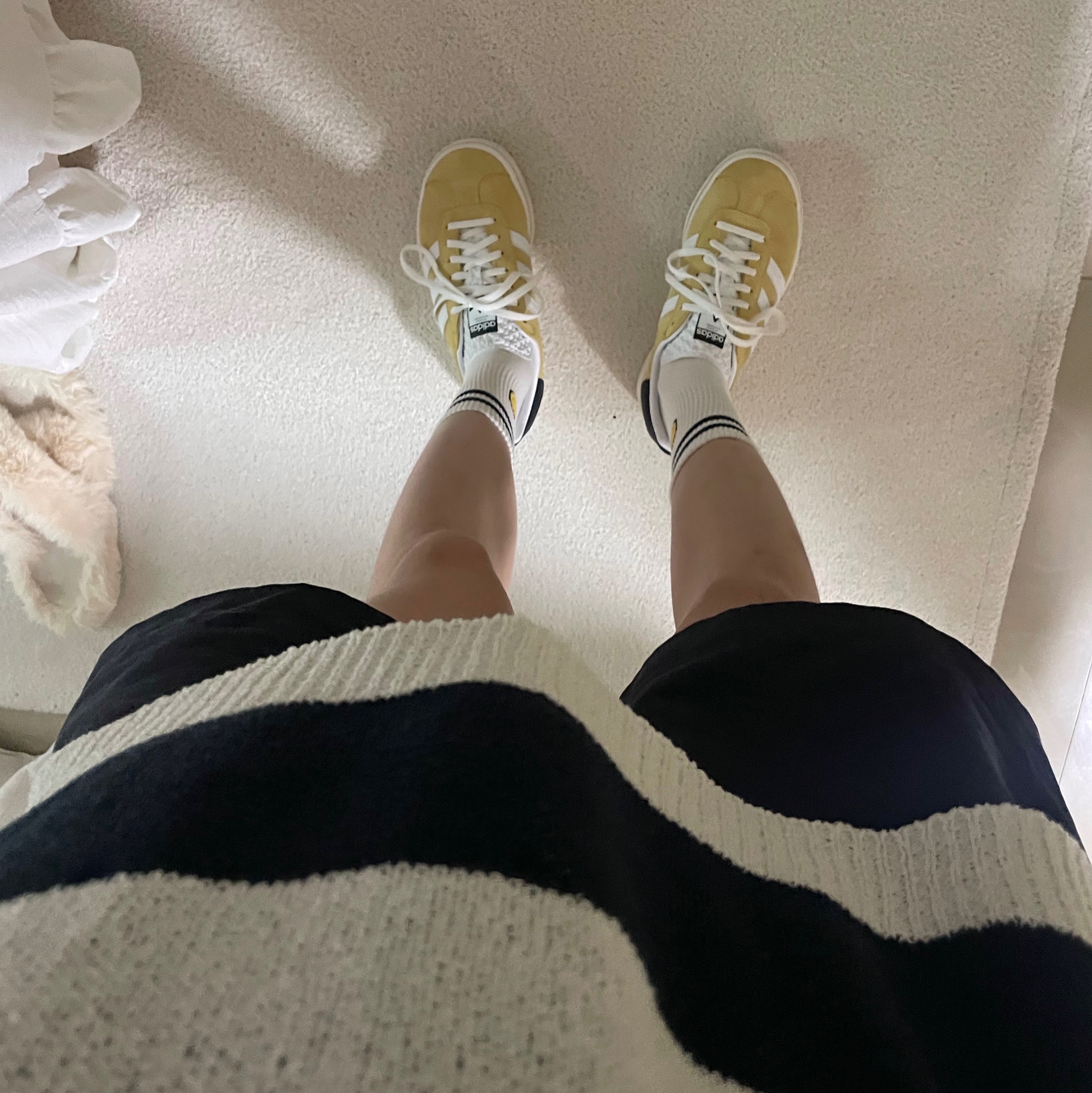 (W) Adidas Gazelle Bold Almost Yellow Cloud White 착용 스타일 - 4
