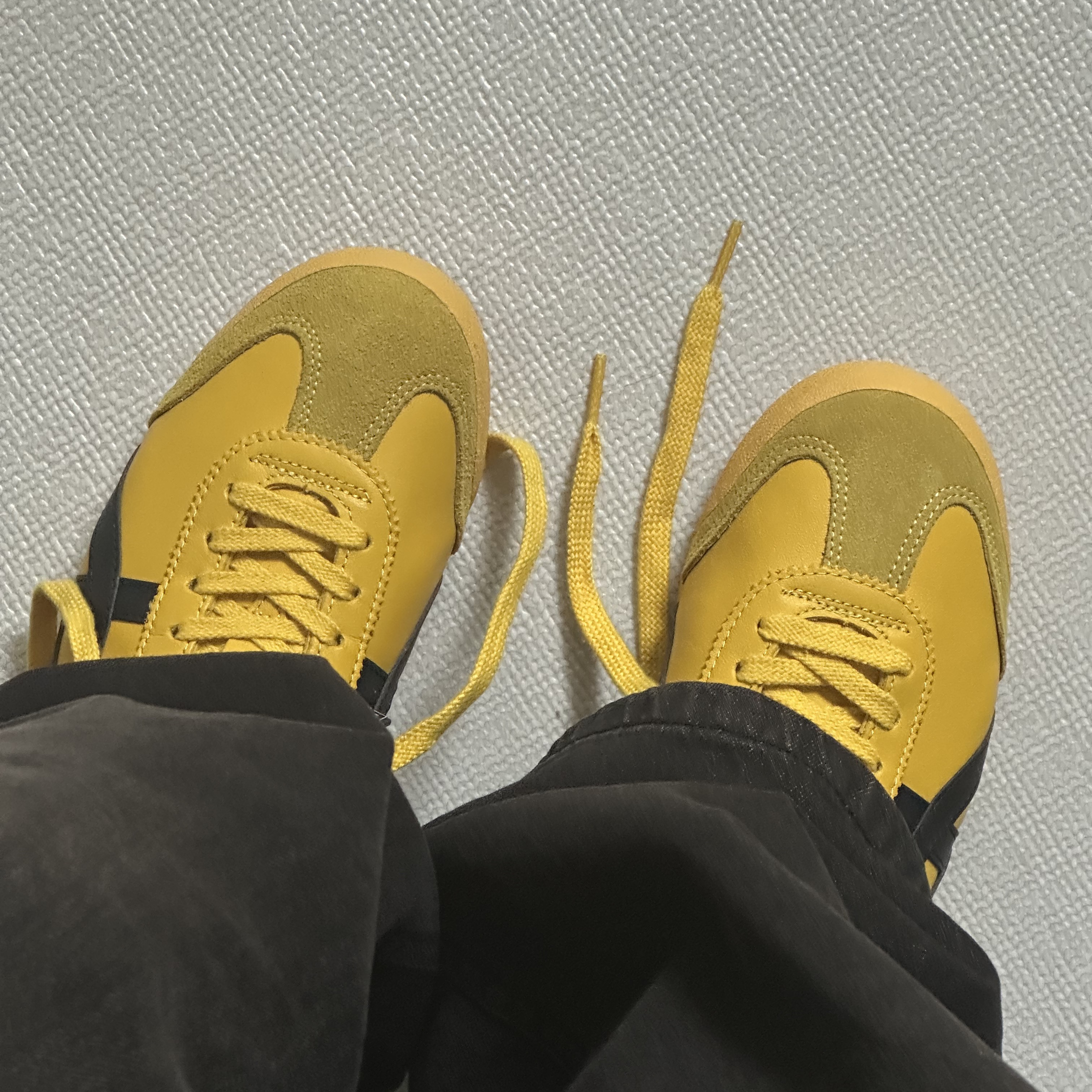 Onitsuka Tiger Mexico 66 Yellow Black 착용 스타일