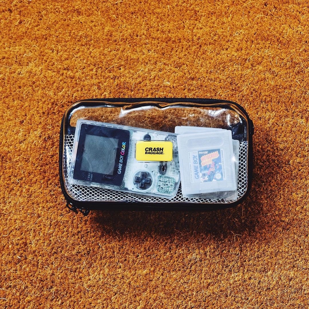 CRASH BAGGAGE Mini Icon Clear 착용 스타일