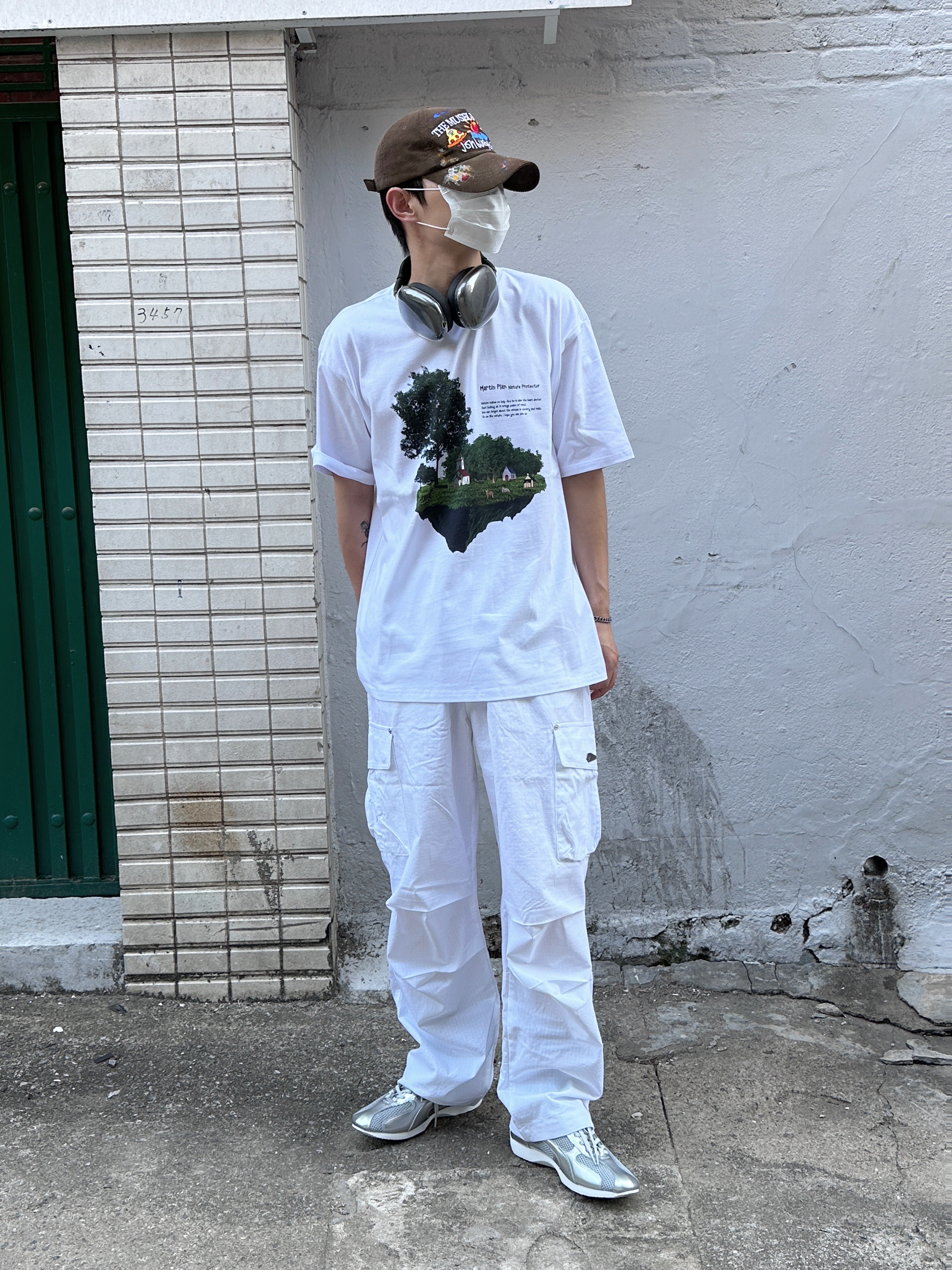 The Museum Visitor x Jon Burgerman Hand Painted Pizza & Poch Corduroy Ball Cap Brown, Apple AirPods Max Lightning Space Gray (Korean Ver.) 착용 스타일 - 2
