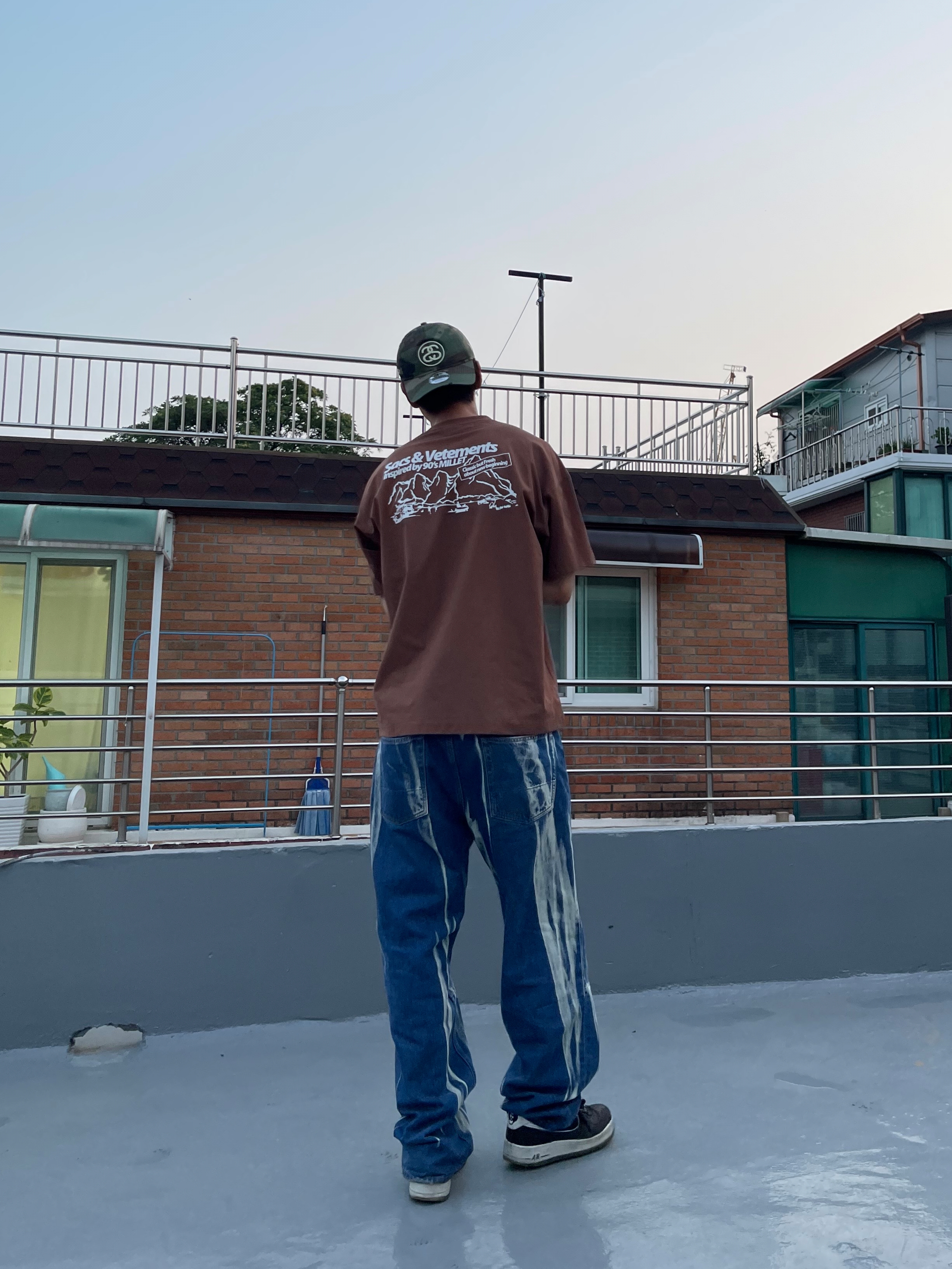 Our Legacy Extended Third Cut Glass Bleach Denim, Stussy SS Link 9Twenty Cap Woodland Camo 착용 스타일 - 1