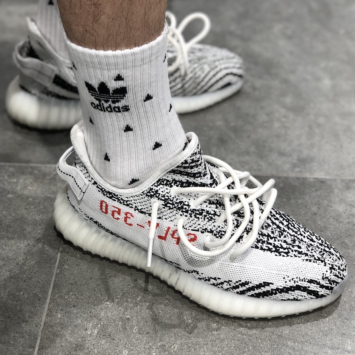 Adidas Yeezy Boost 350 V2 Zebra 2017/2019/2020 착용 스타일