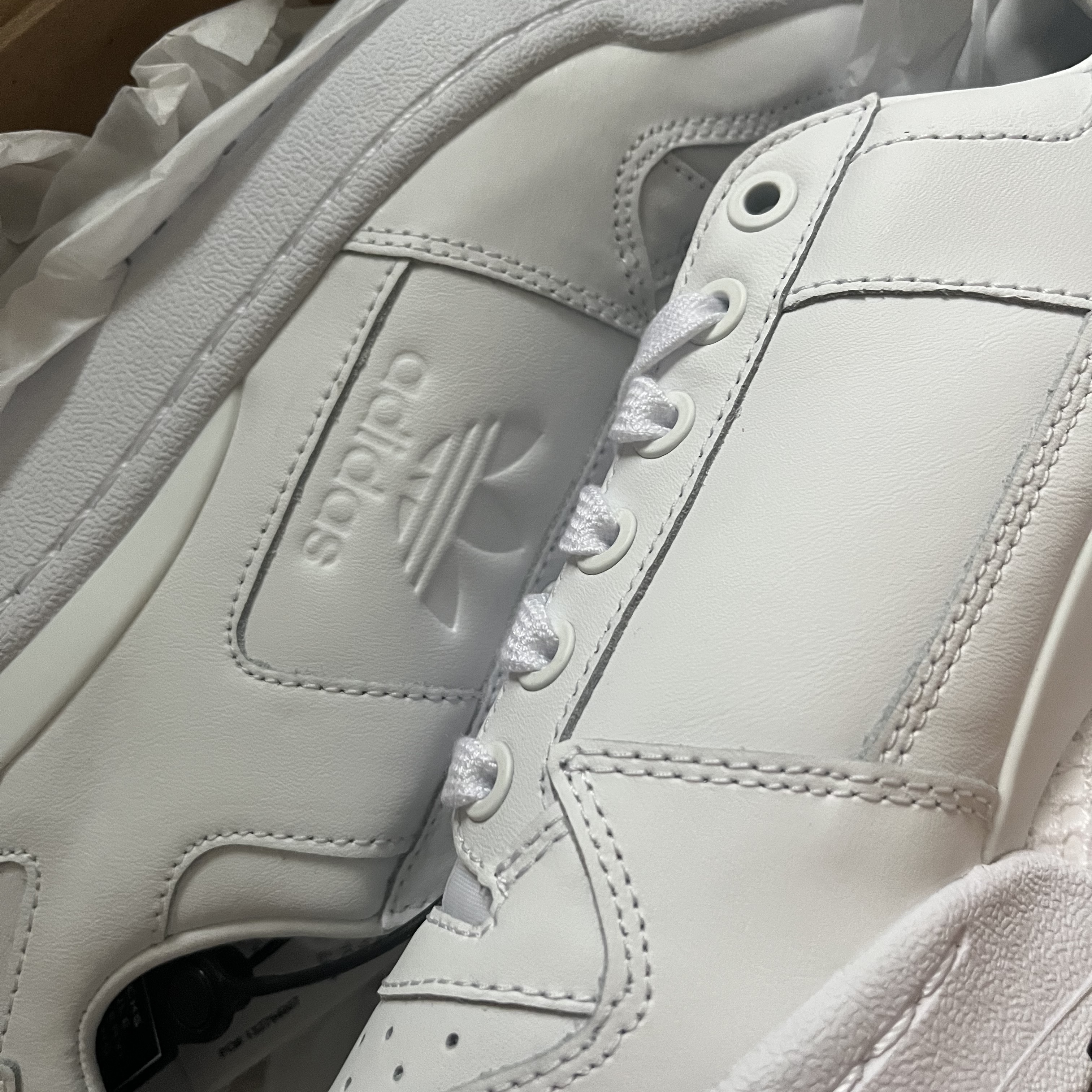 (W) Adidas Forum Bold Cloud White 착용 스타일